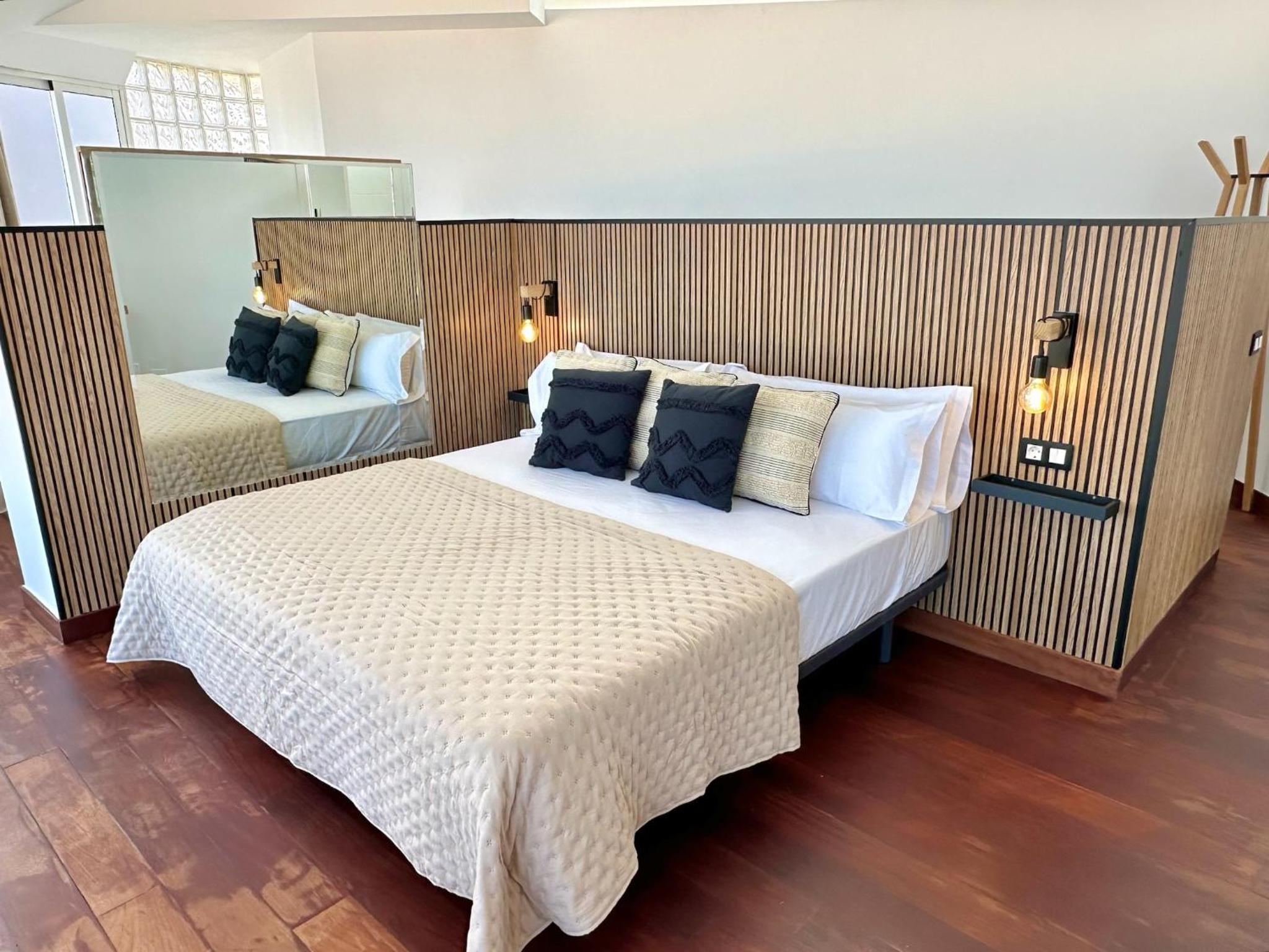 Luxury Villa Taoro private heated pool Free Car Except Christmas