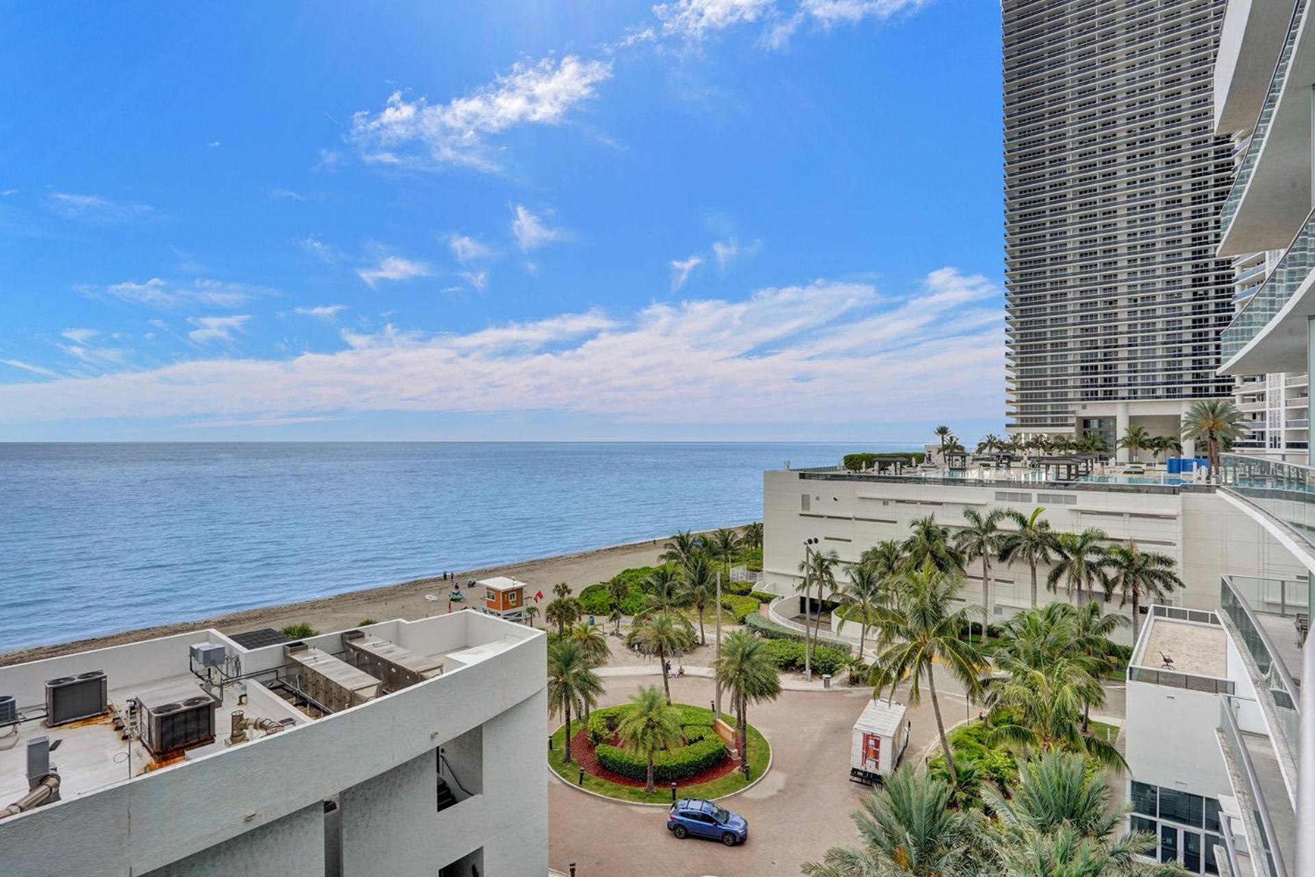 Luxury Beachfront Condo with Ocean view - Image 3