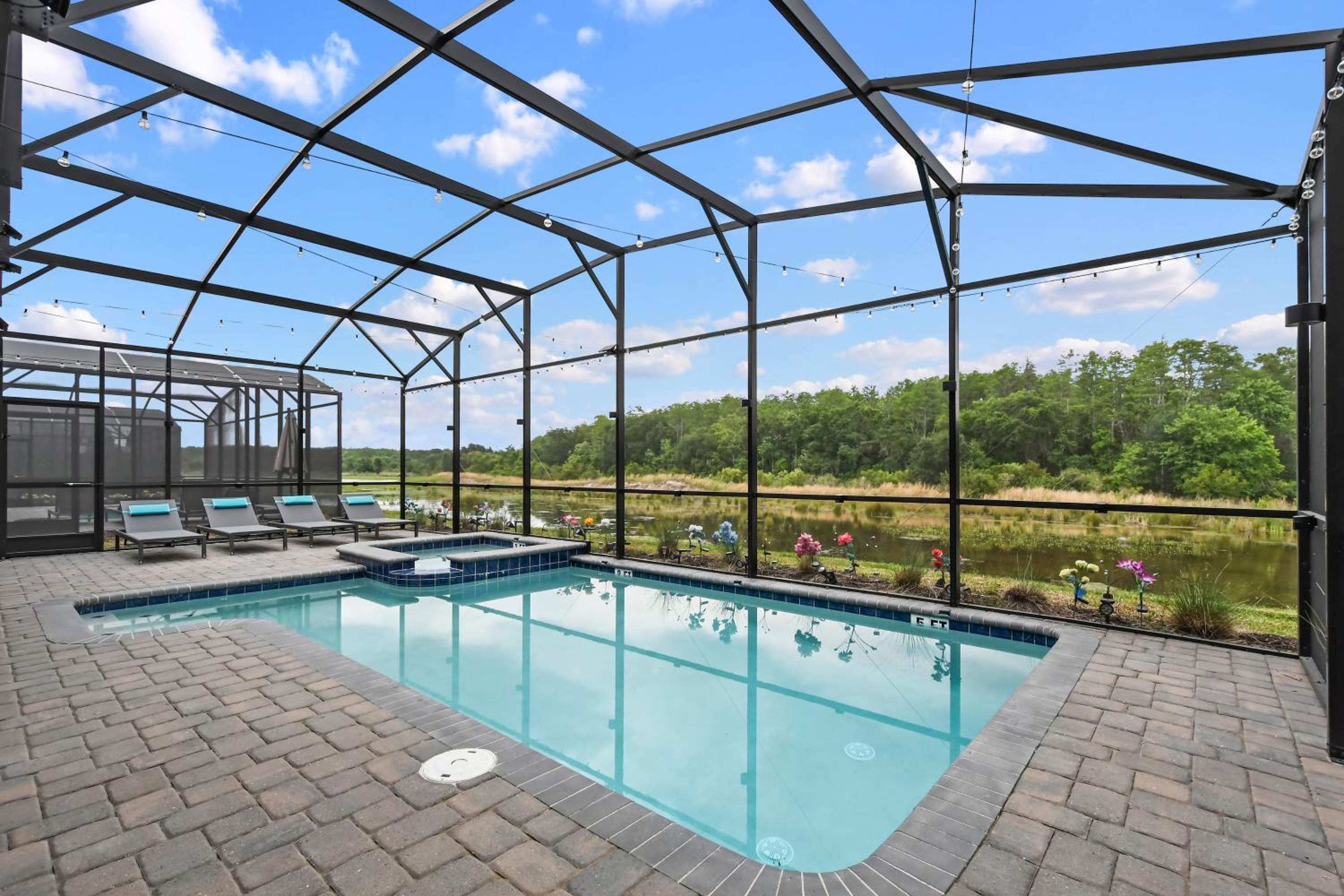 5 Star Exceptional Luxury Villa at Storey Lake mins to Disney view 4
