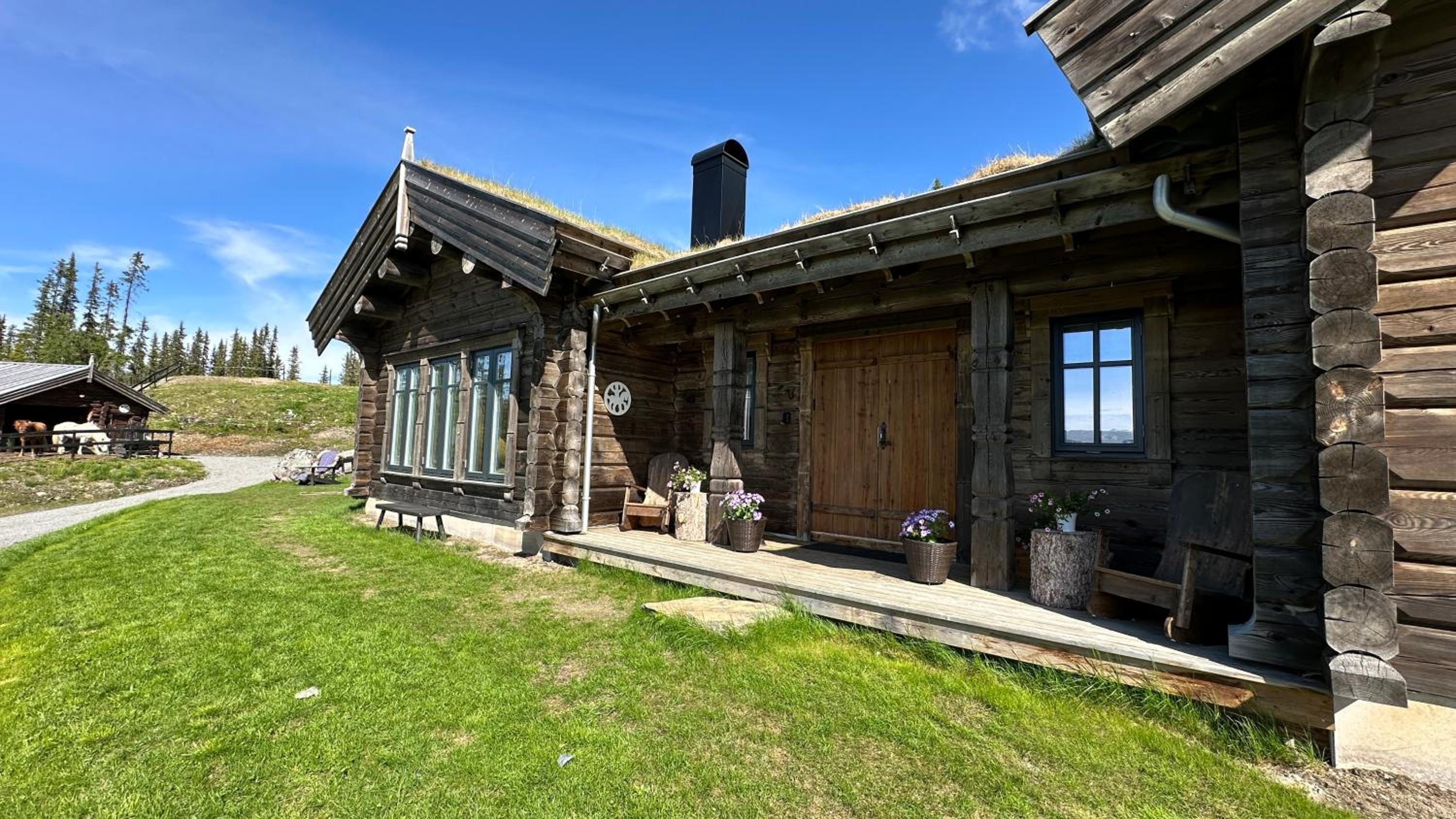 Liaplassen Timber Lodge