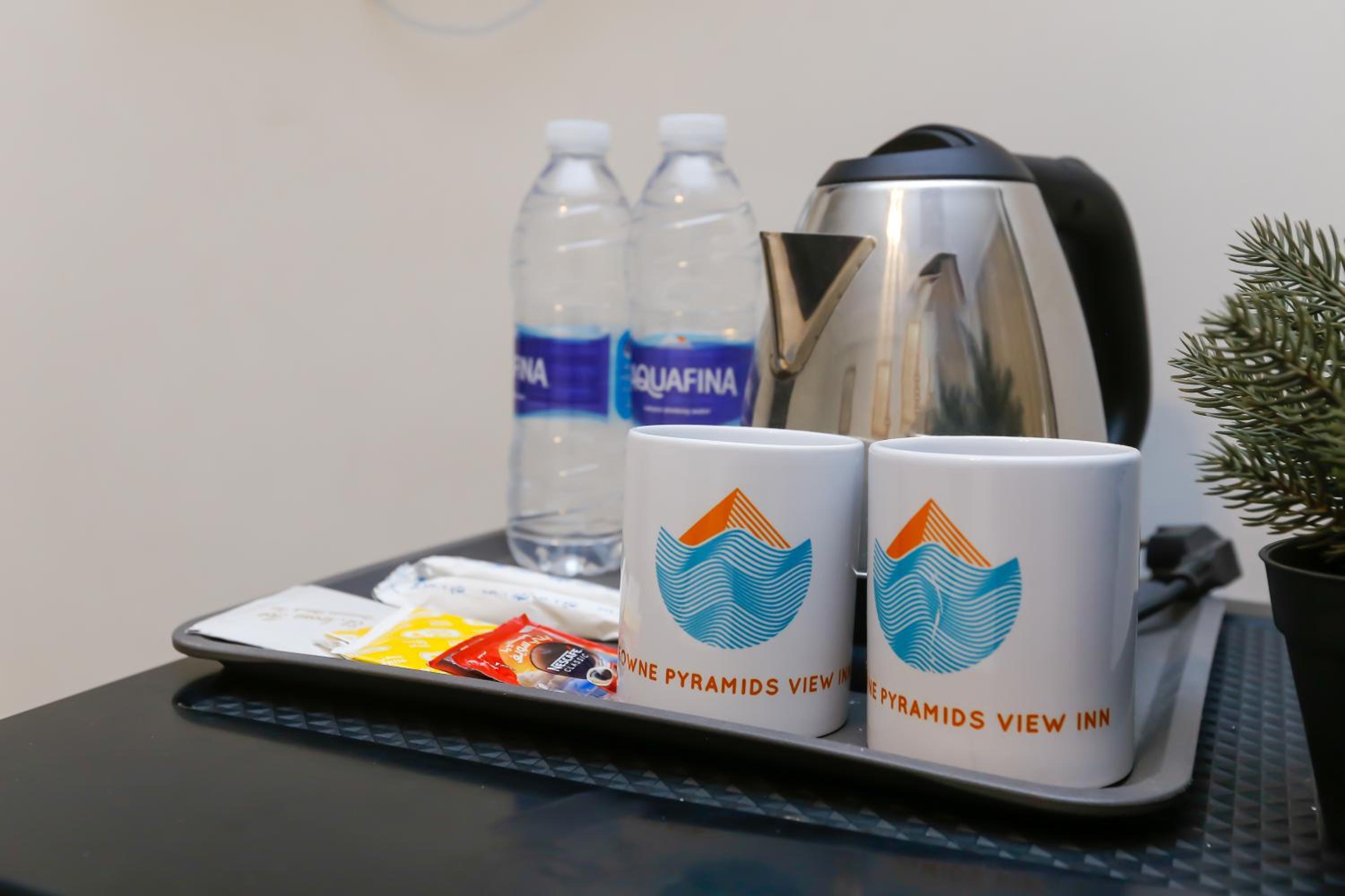 Crowne Pyramids View inn