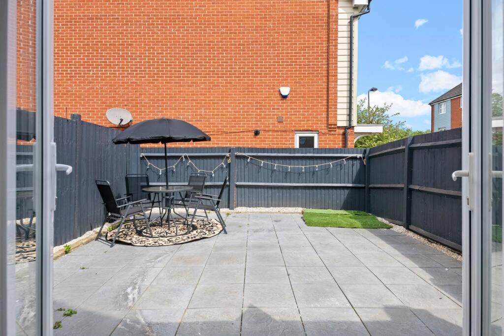 Radiant Retreat Ideal for LegoLand, Windsor, & LHR