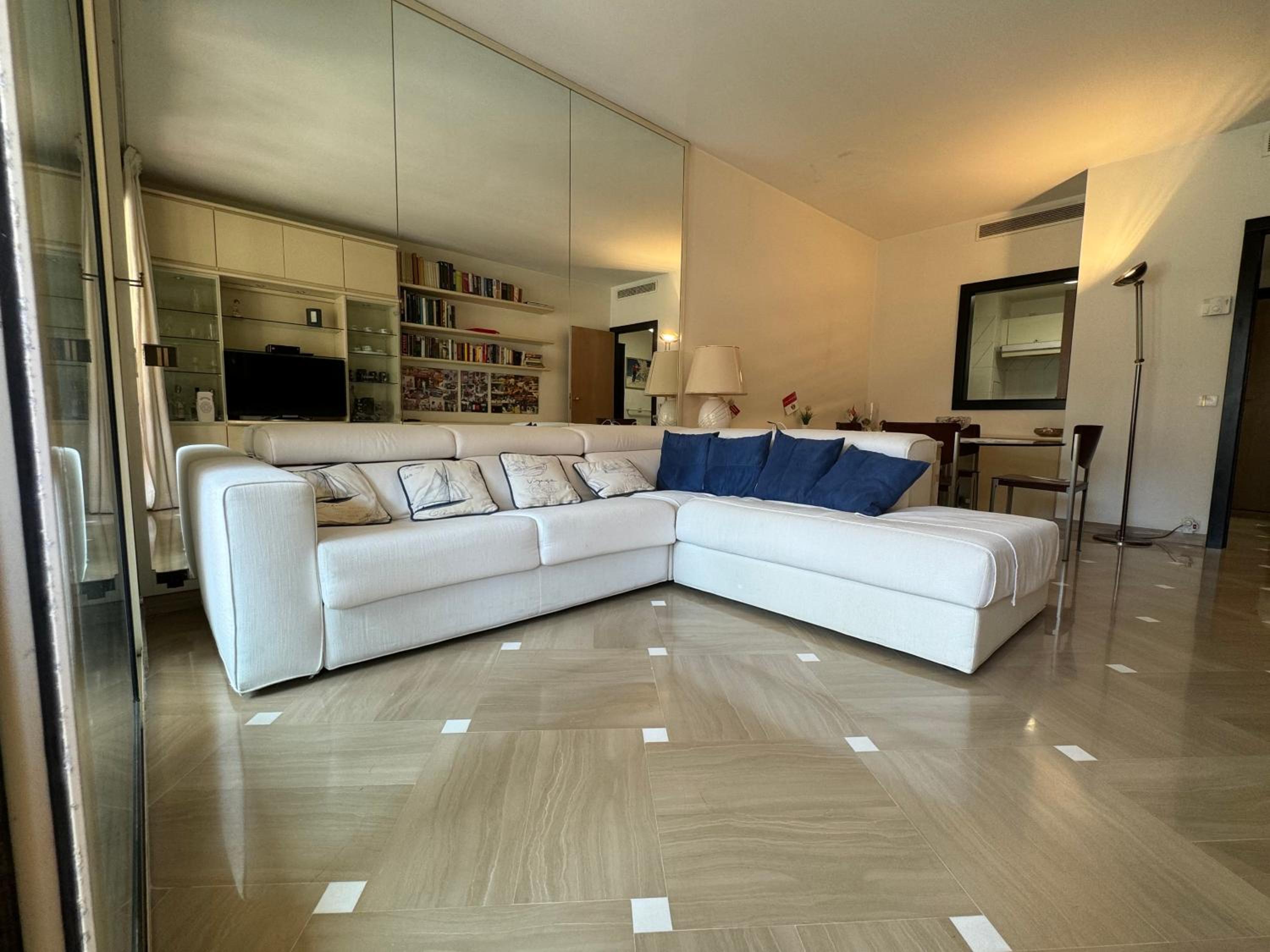 Monaco Fontvieille elegant apt - Luxury Terrace & Pool - Garden View view 5