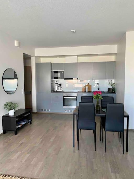 Two rooms with city views view 3