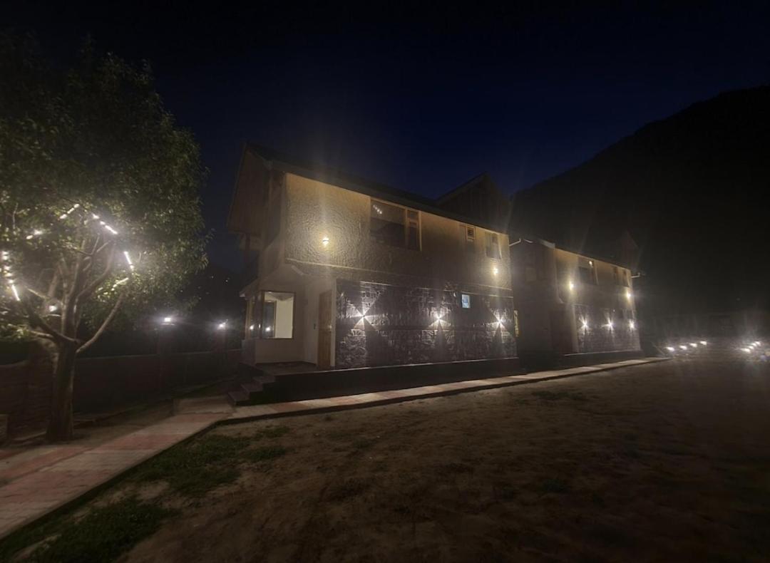 Skyview Cottages Manali
