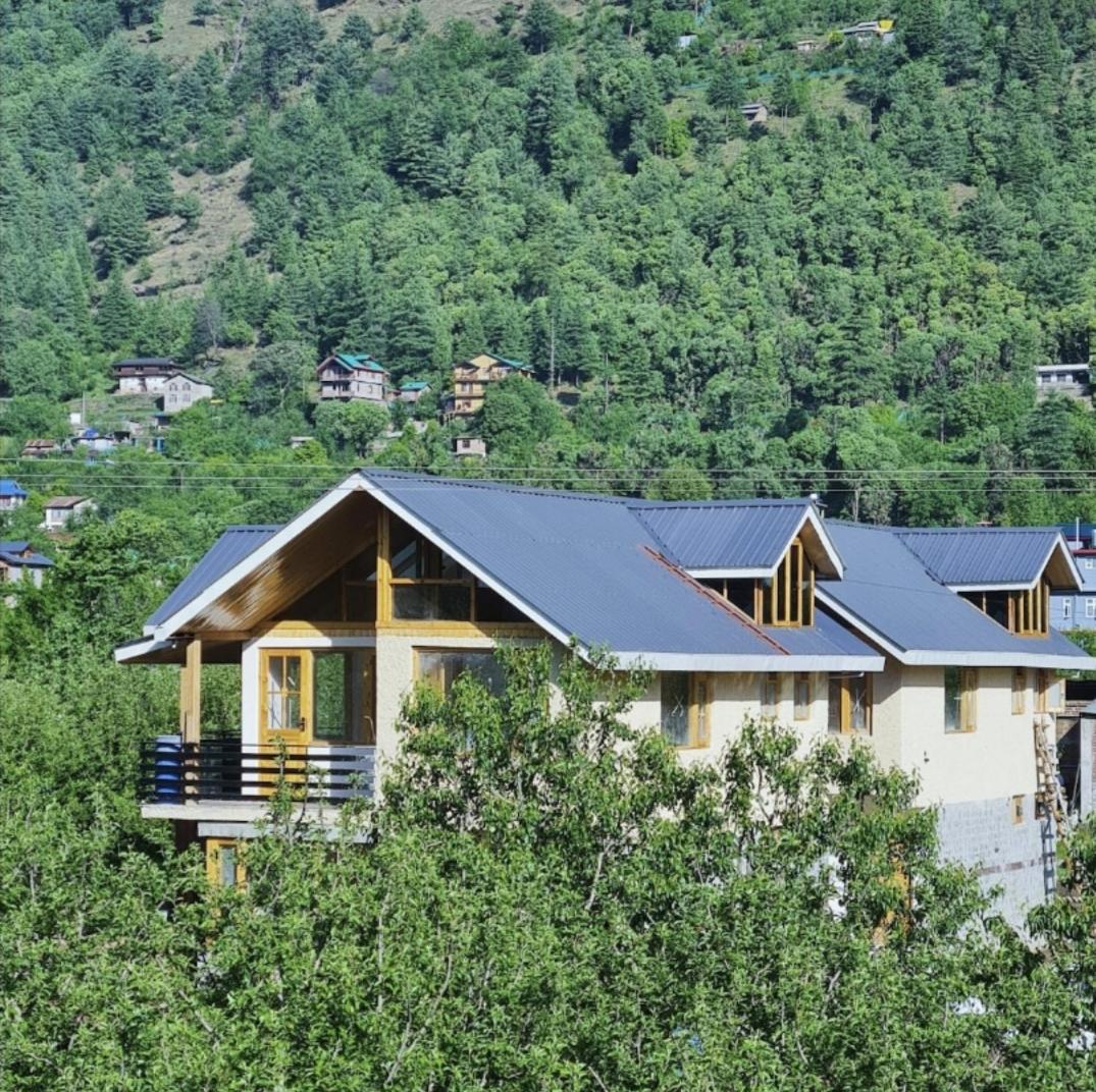 Skyview Cottages Manali