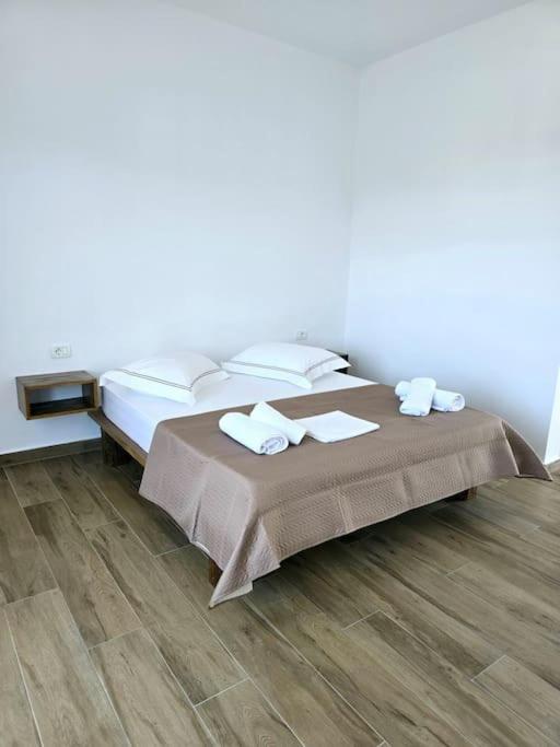 Ambelas Getaways