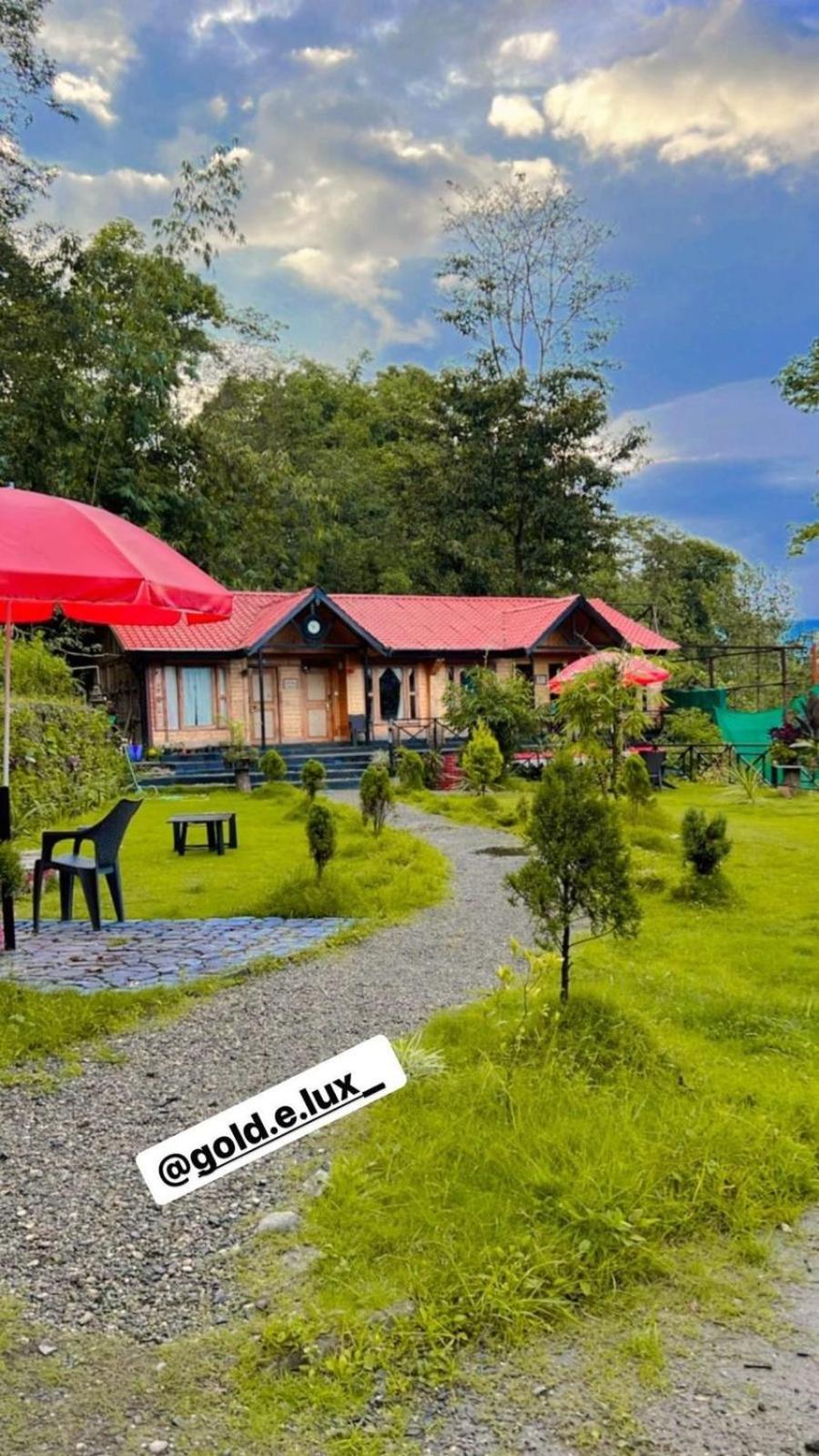 Goldelux Retreat