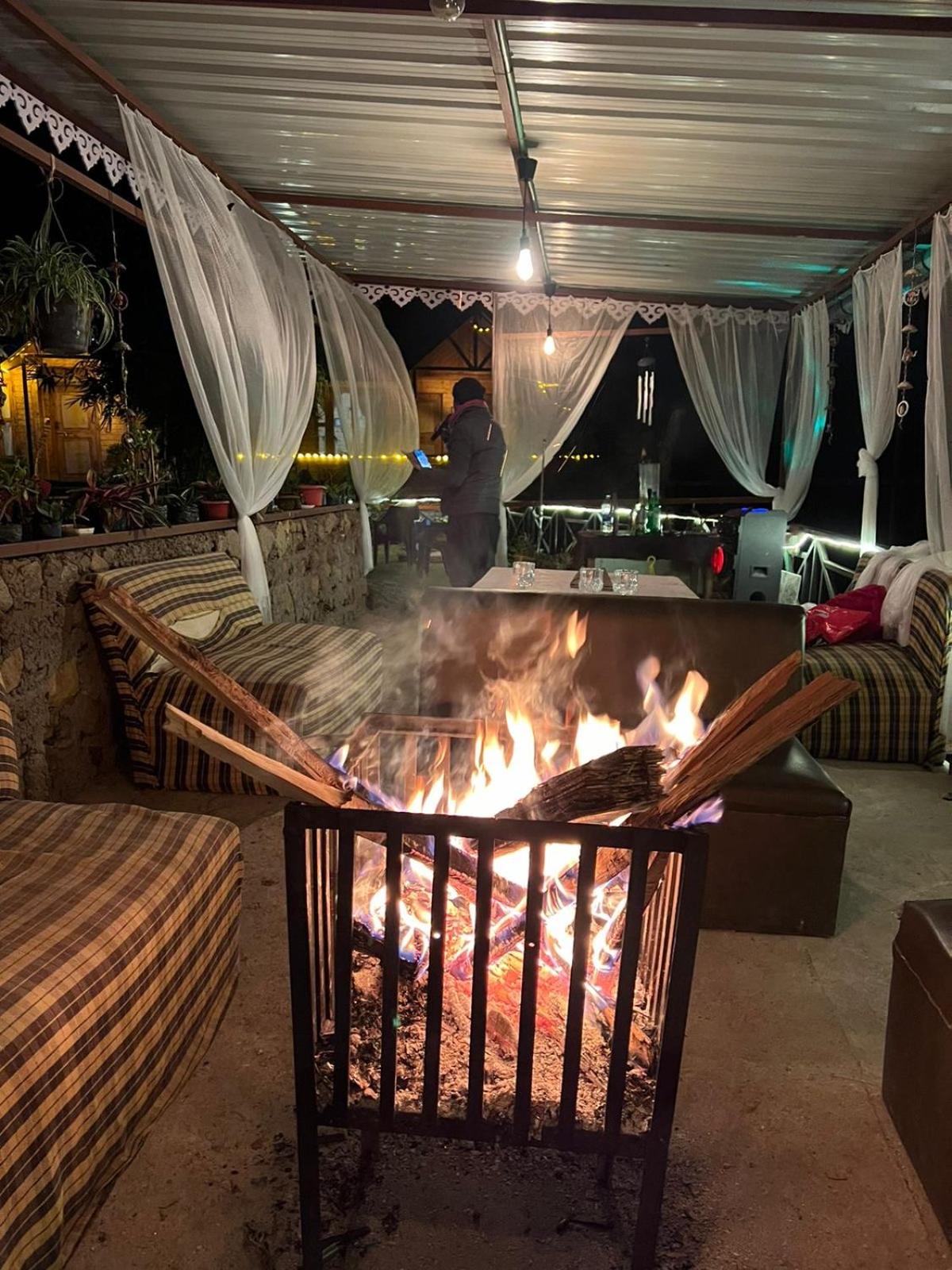 Goldelux Retreat