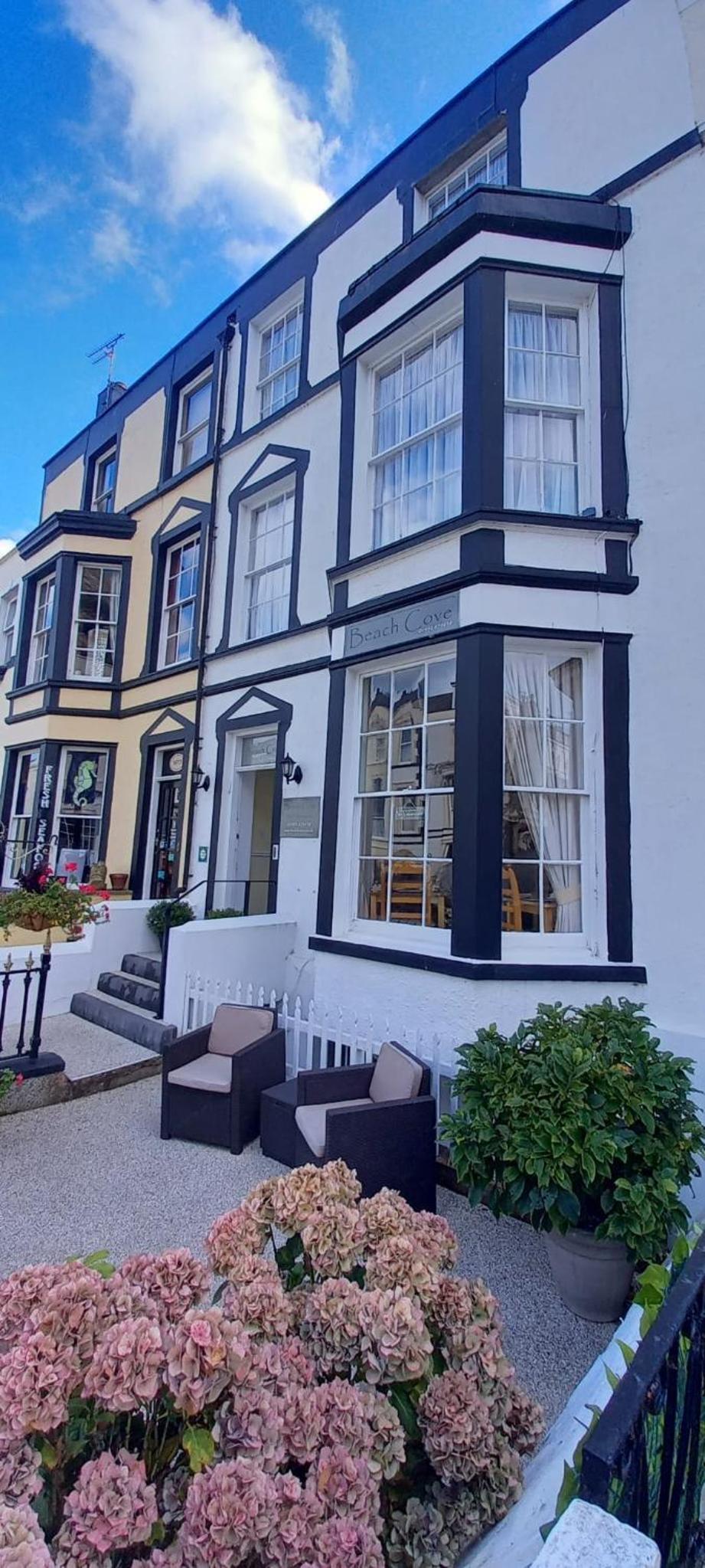 Hotel Beach Cove - Image 1