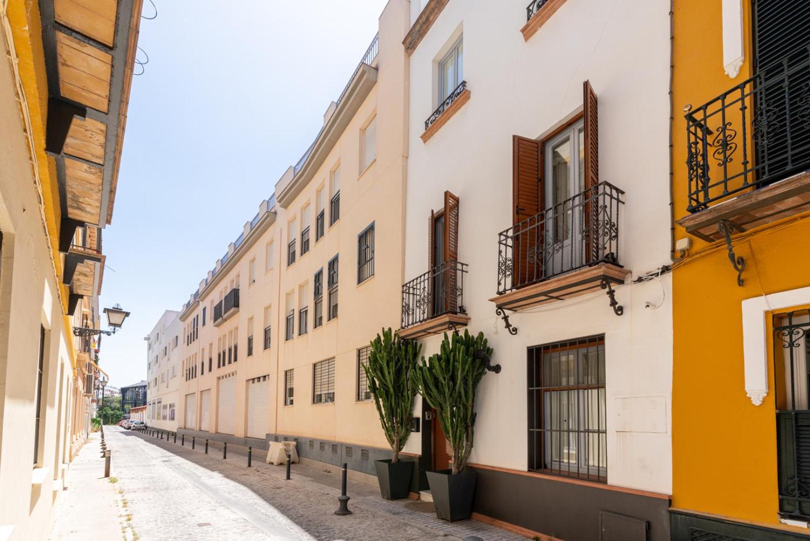 G8 Casa San Bernardo Calle Guadaira