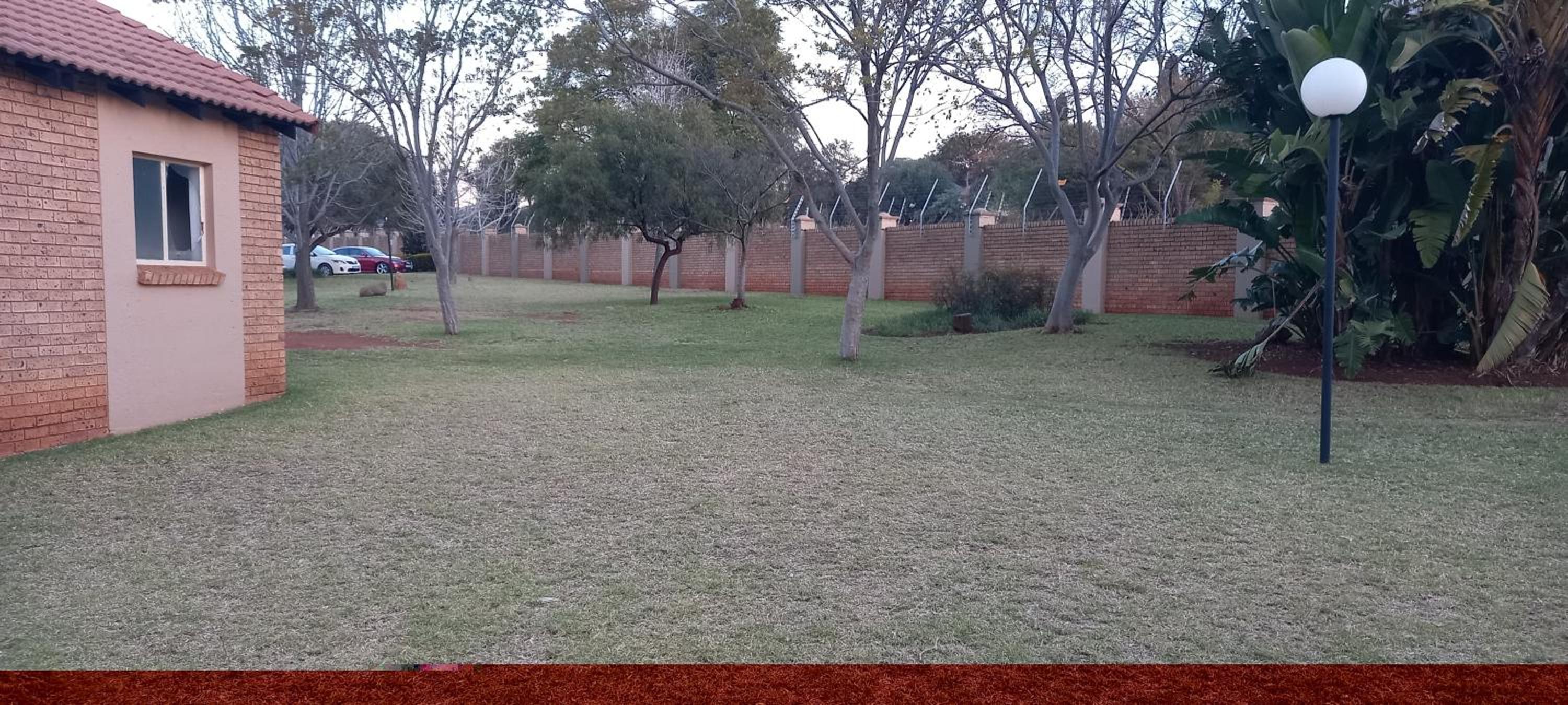 Faerie Glen, No Loadshedding, Short or Long Stays, Fast Wi-Fi view 3