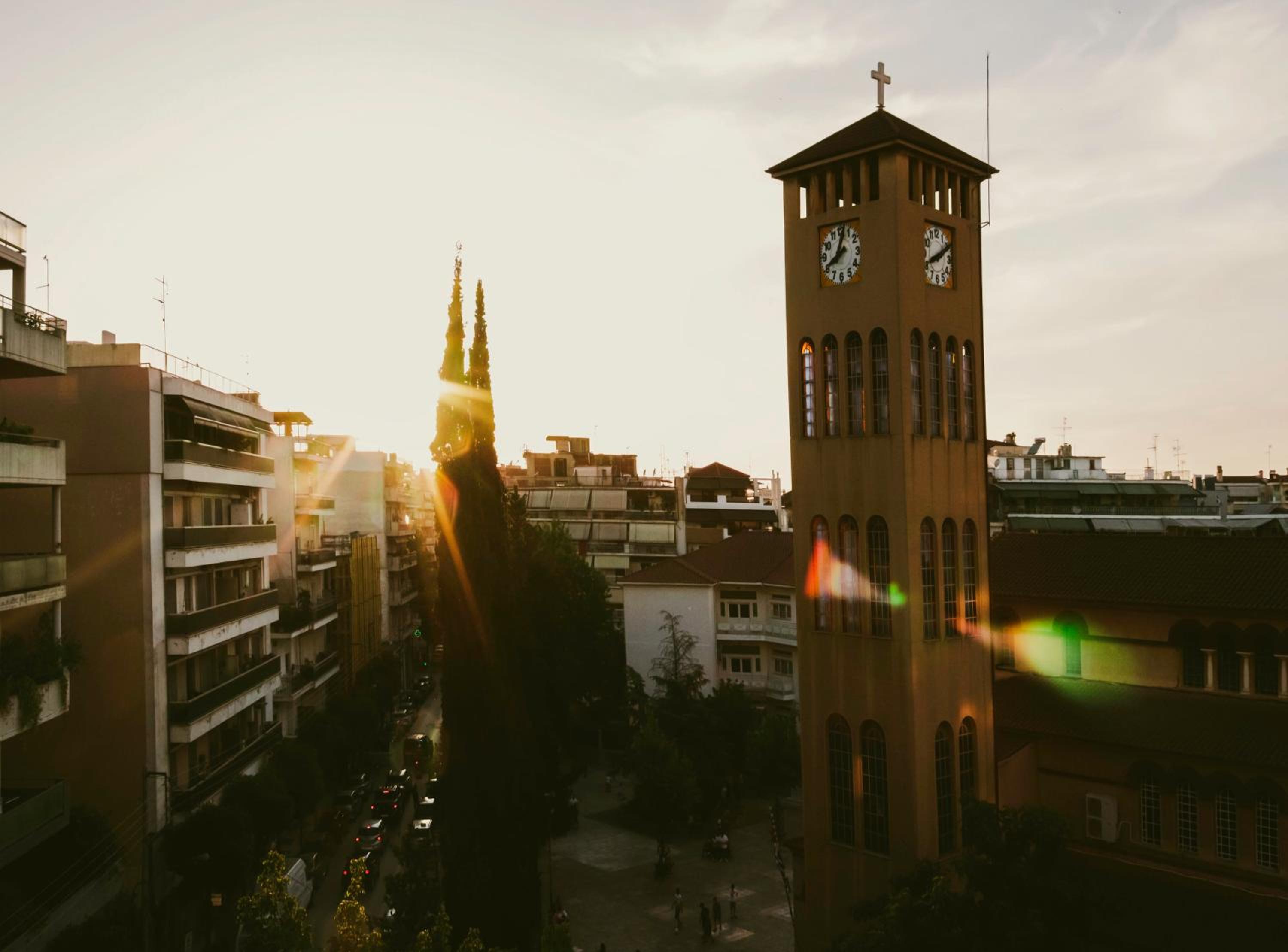 Gk Suites-Constantin view , auto check-in 24h view 2