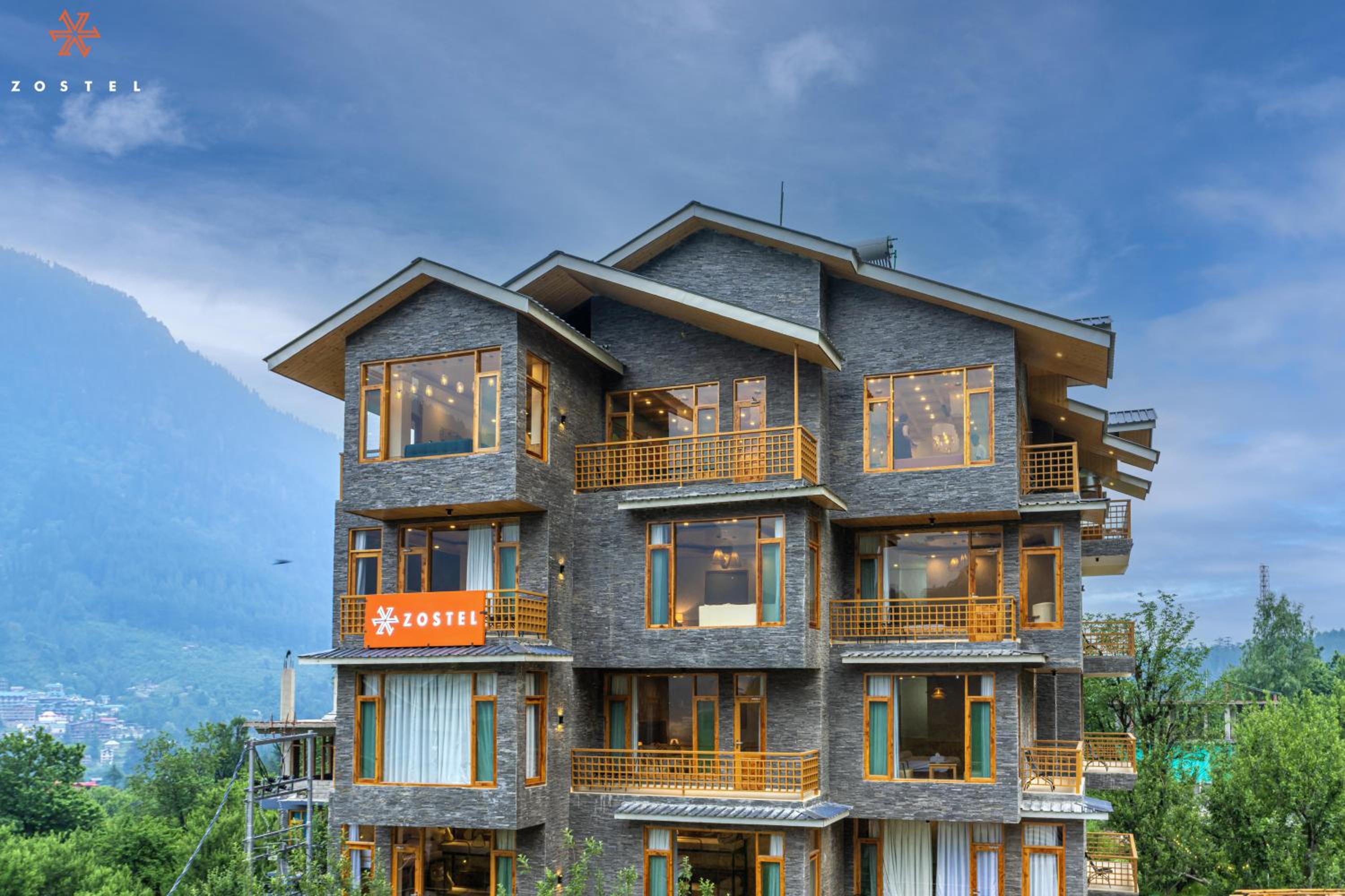 Zostel Old Manali, Goshal Road view 3