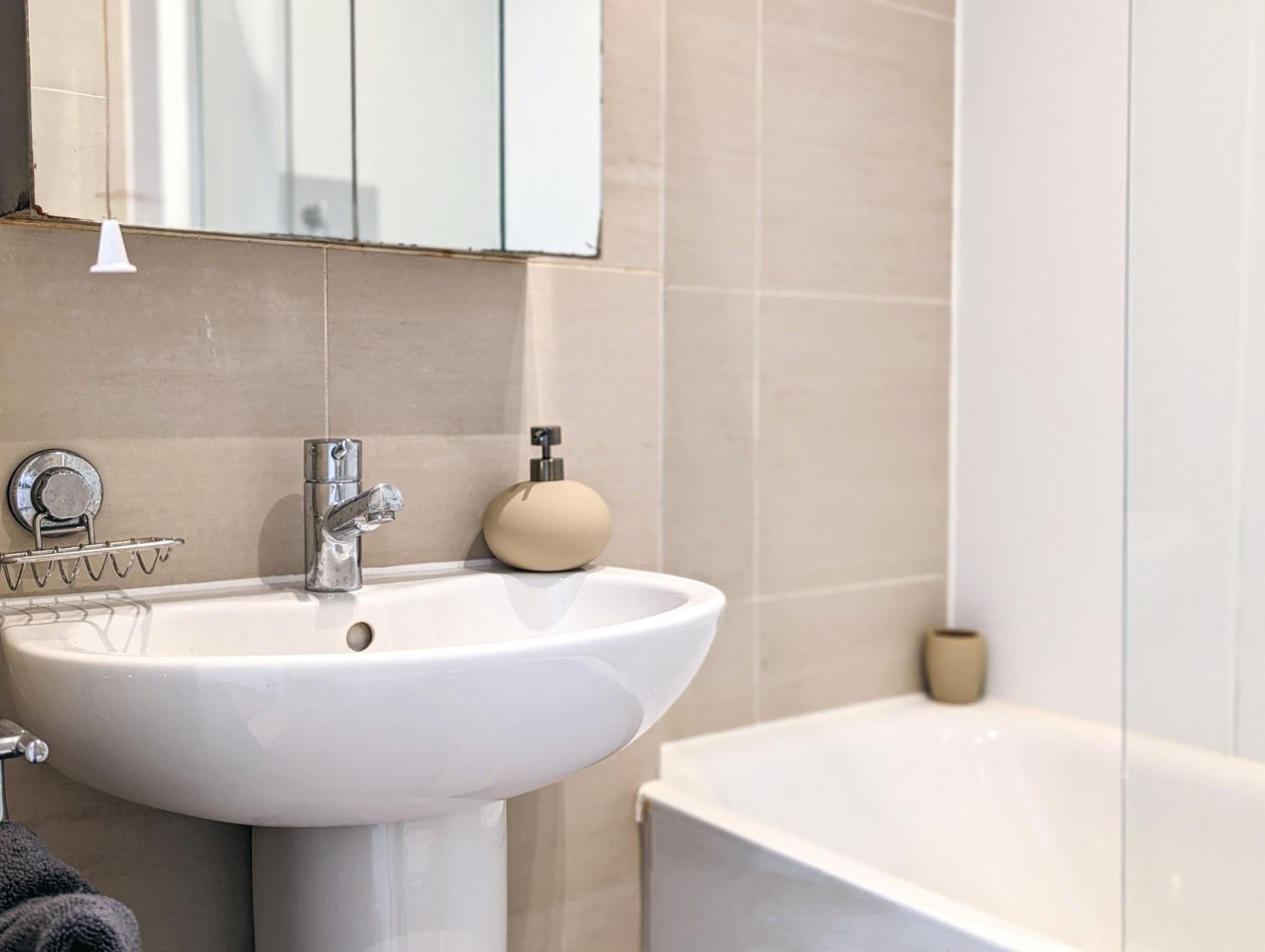 Hyde Park 3 bedroom flat