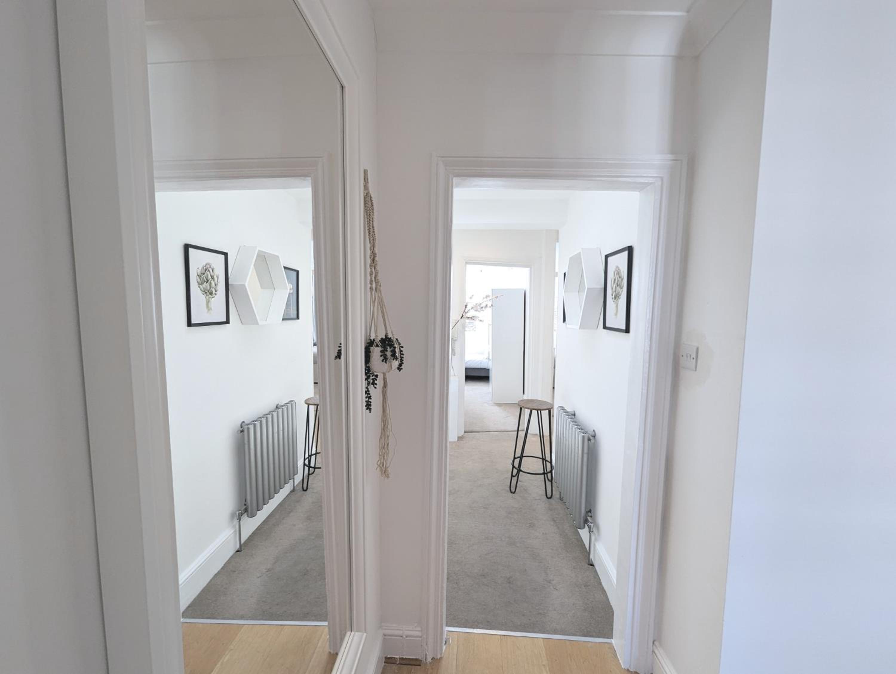 Hyde Park 3 bedroom flat