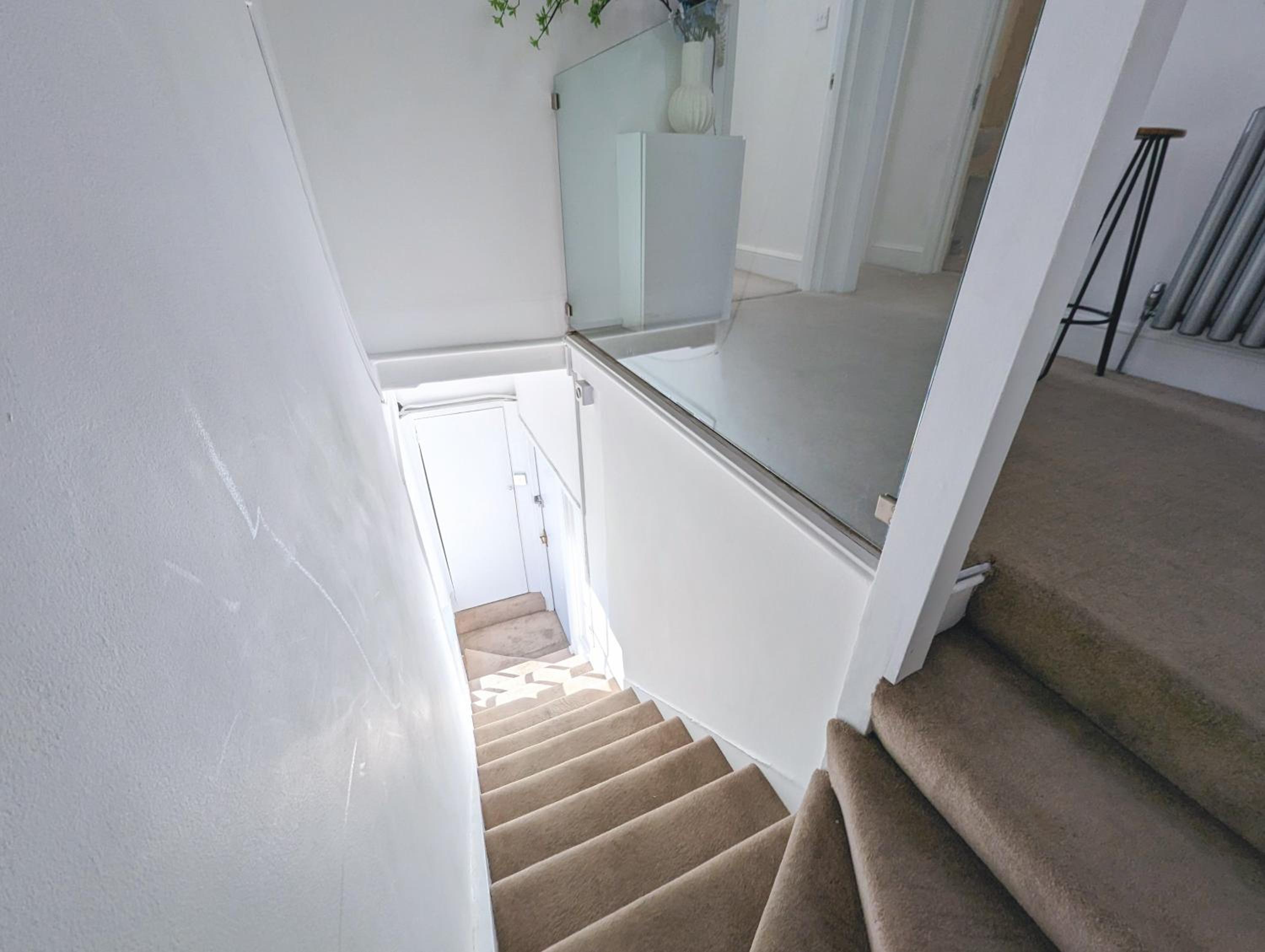 Hyde Park 3 bedroom flat