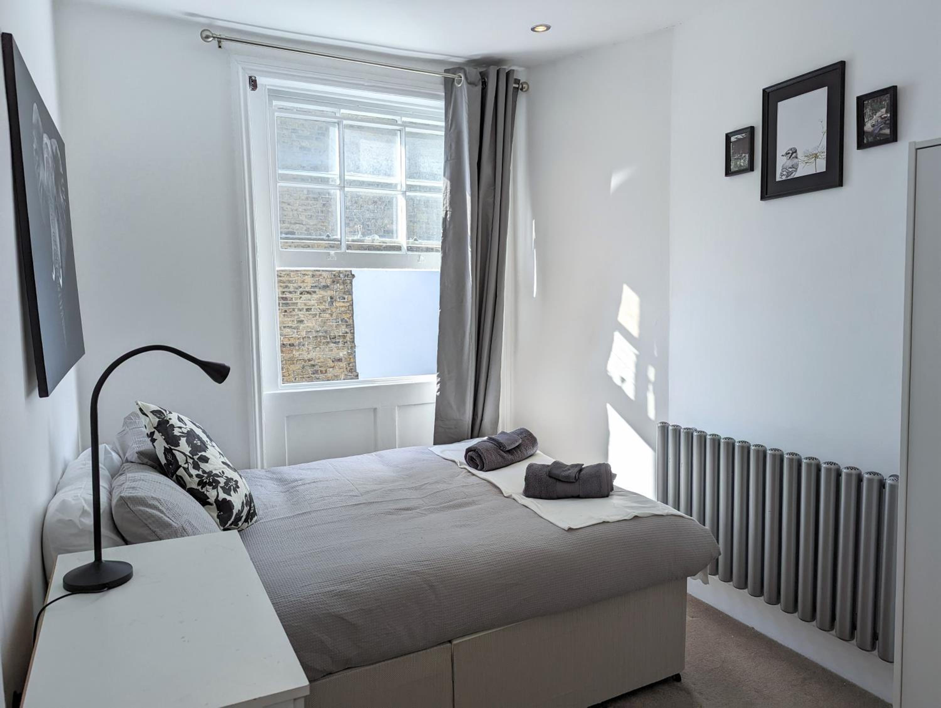 Hyde Park 3 bedroom flat
