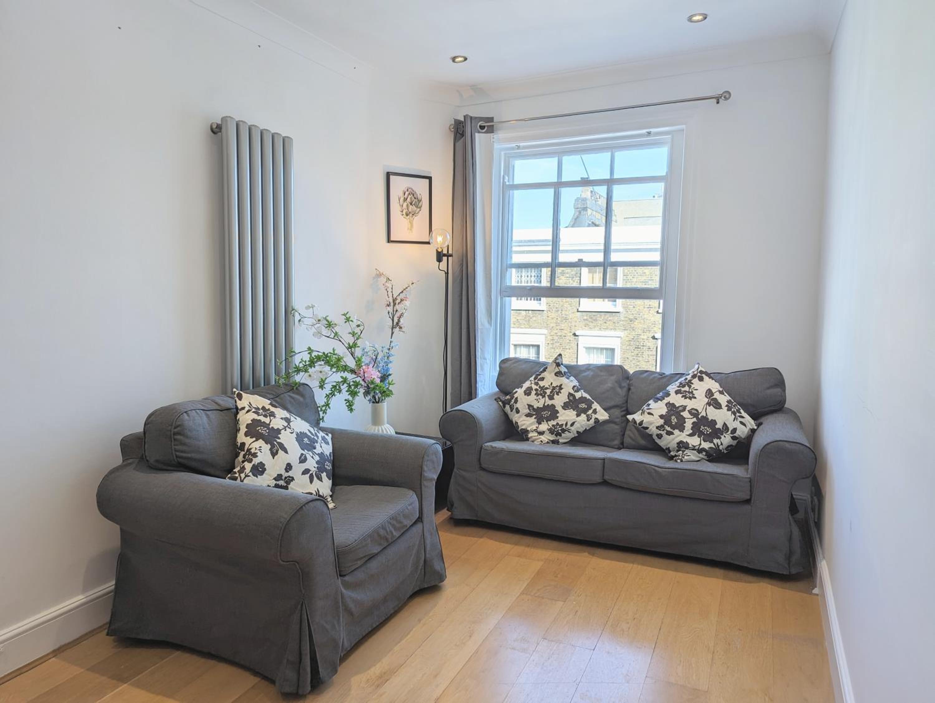 Hyde Park 3 bedroom flat