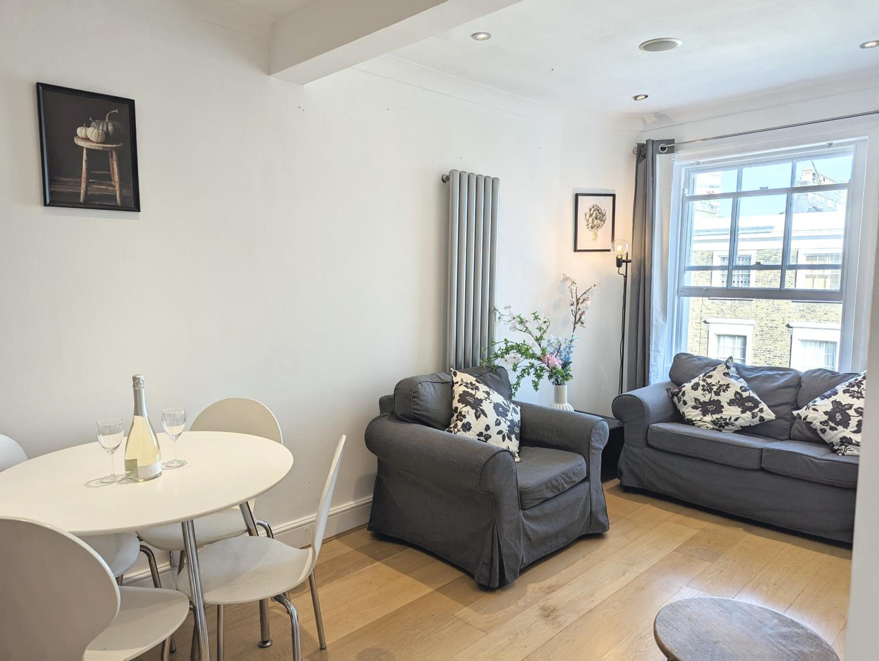Hyde Park 3 bedroom flat