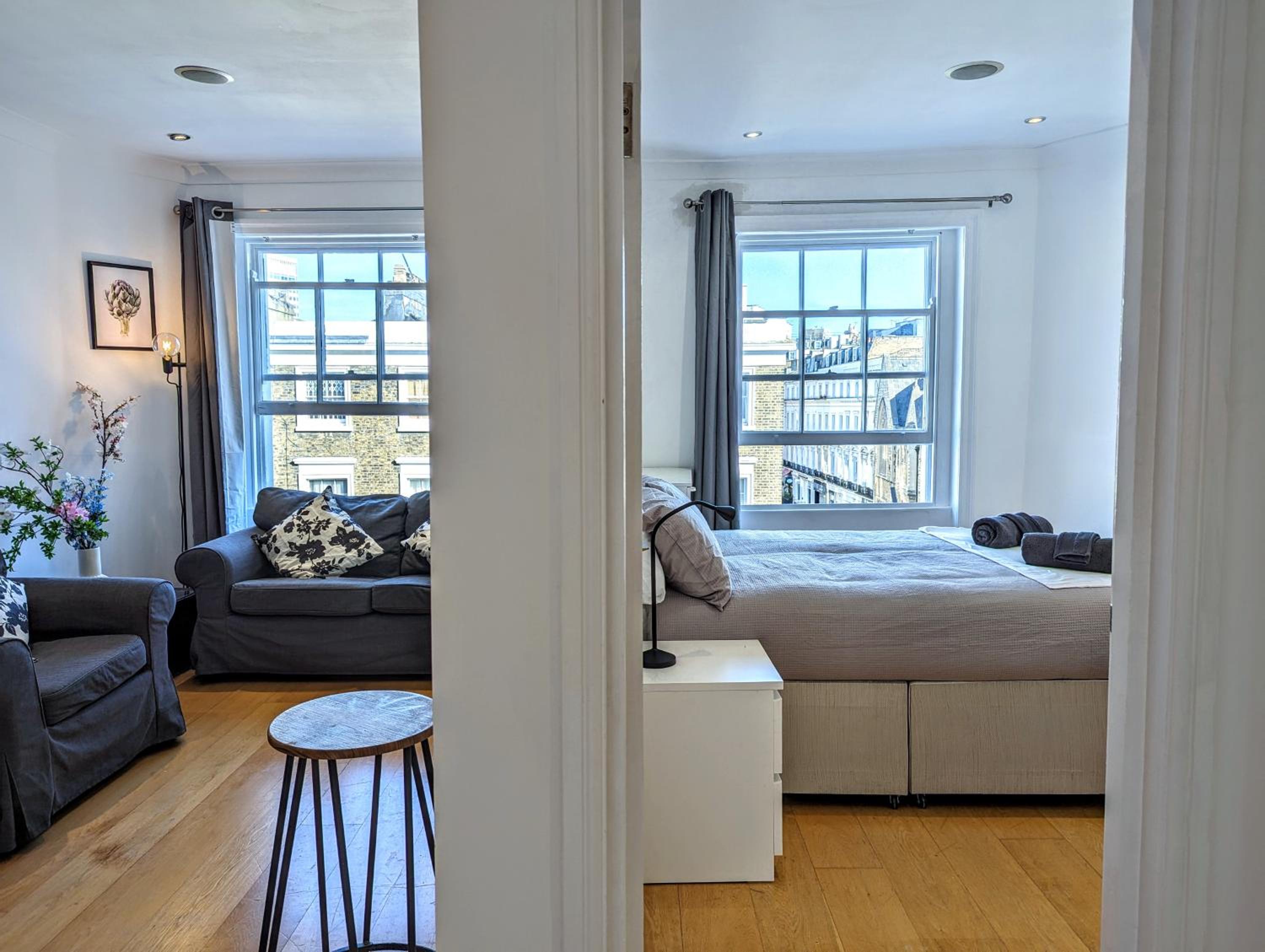 Hyde Park 3 bedroom flat