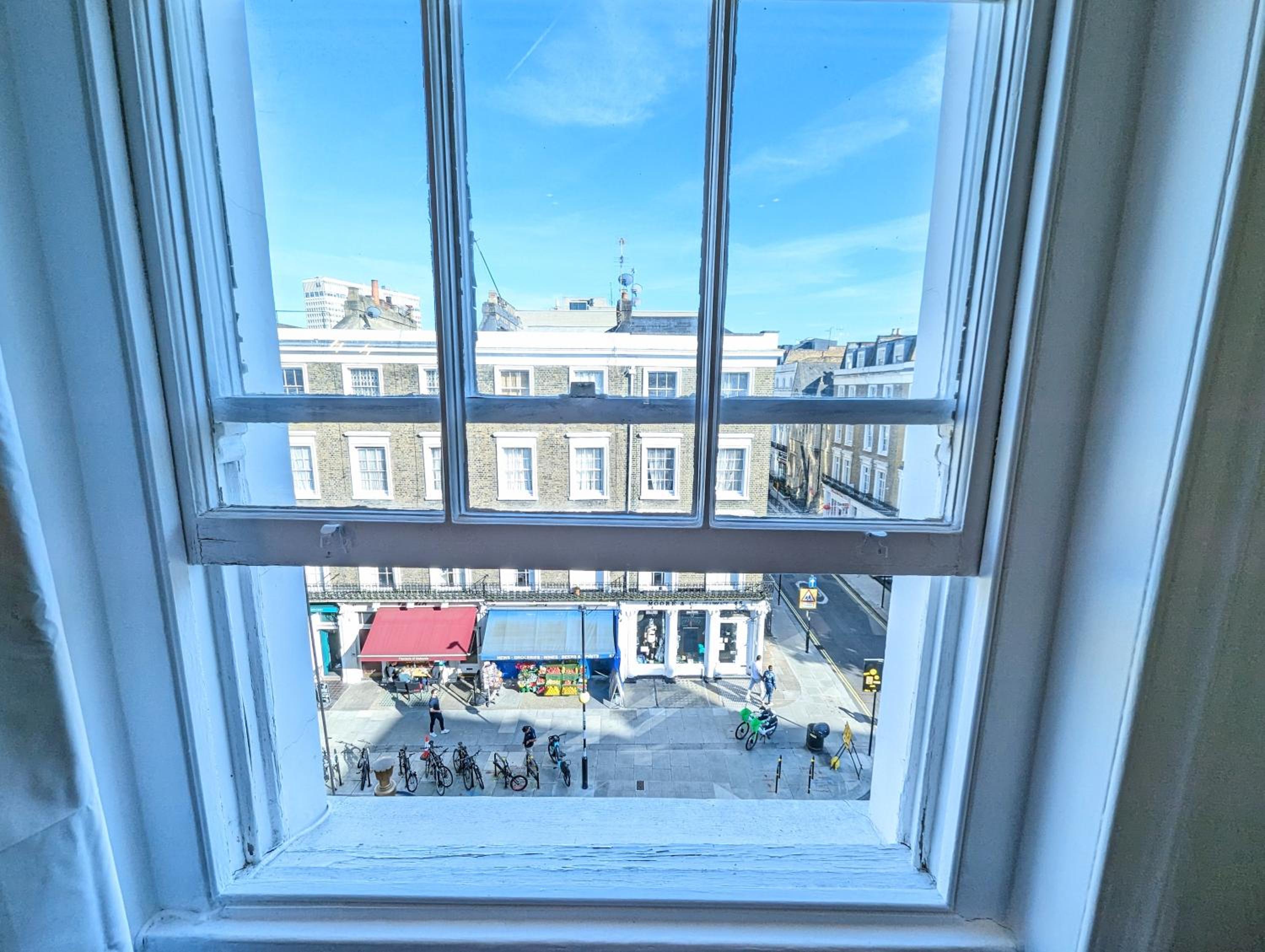 Hyde Park 3 bedroom flat