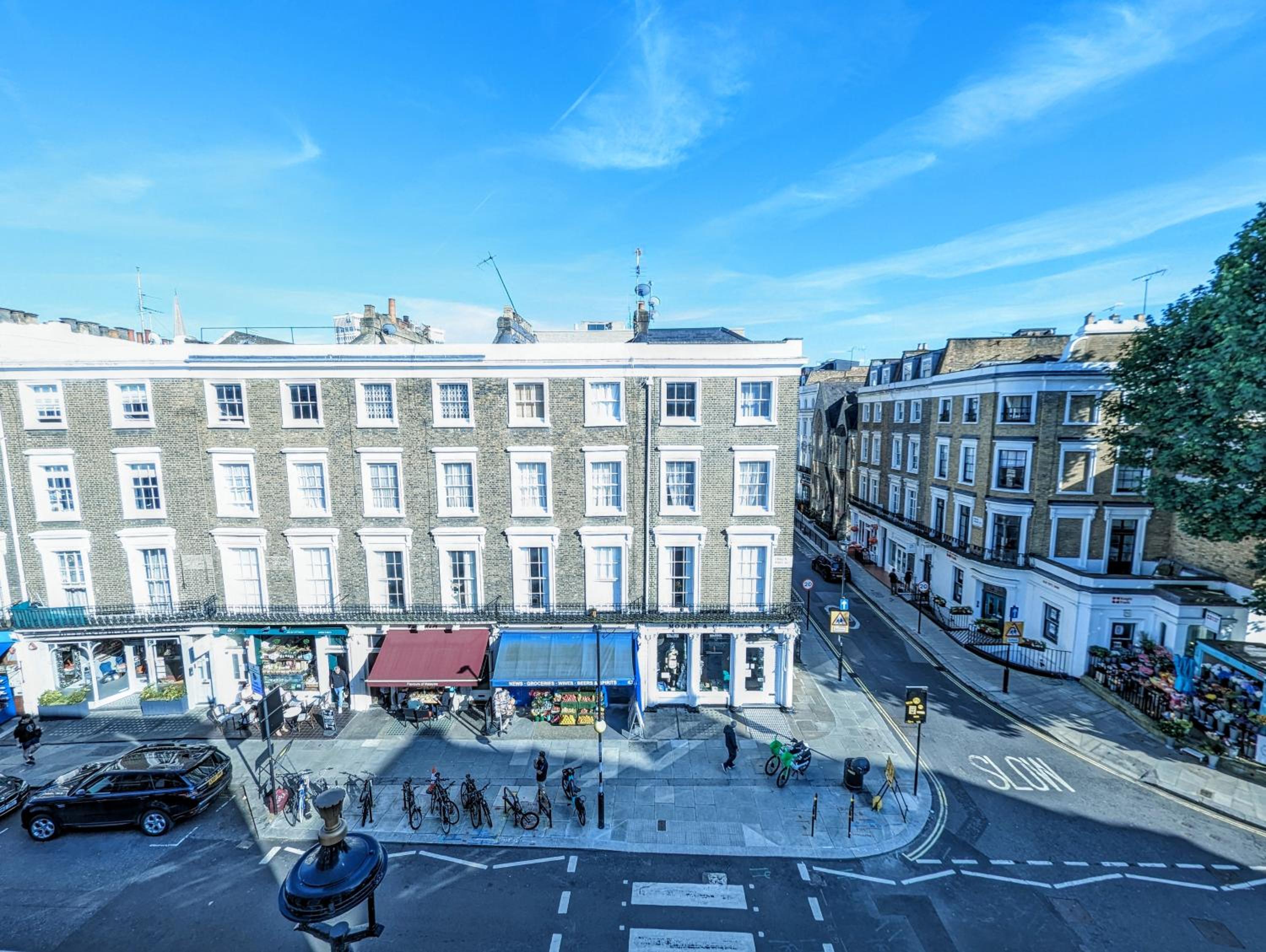 Hyde Park 3 bedroom flat