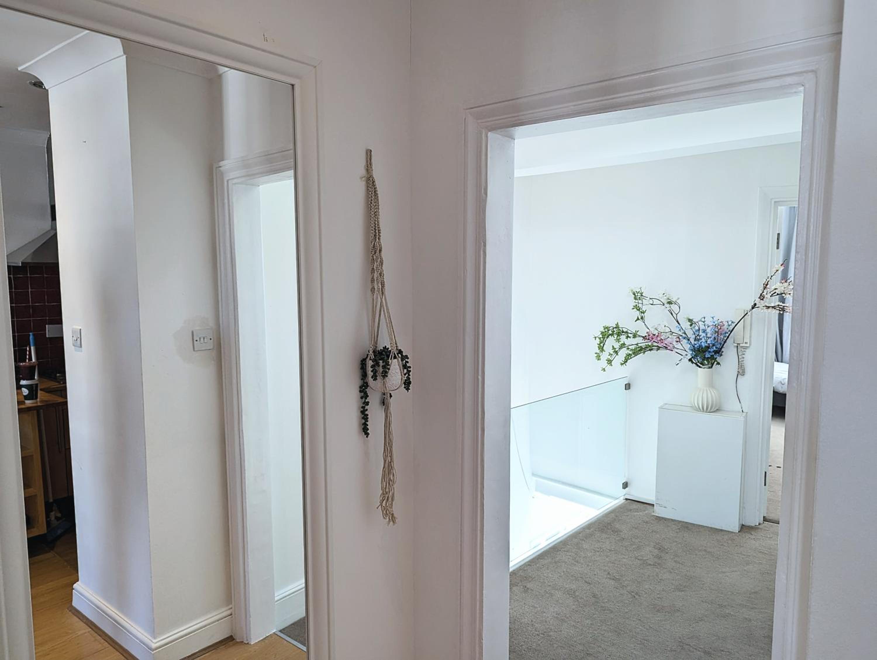 Hyde Park 3 bedroom flat