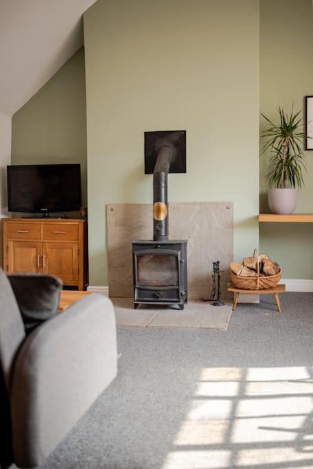 Charming flat in lovely rural location view 4