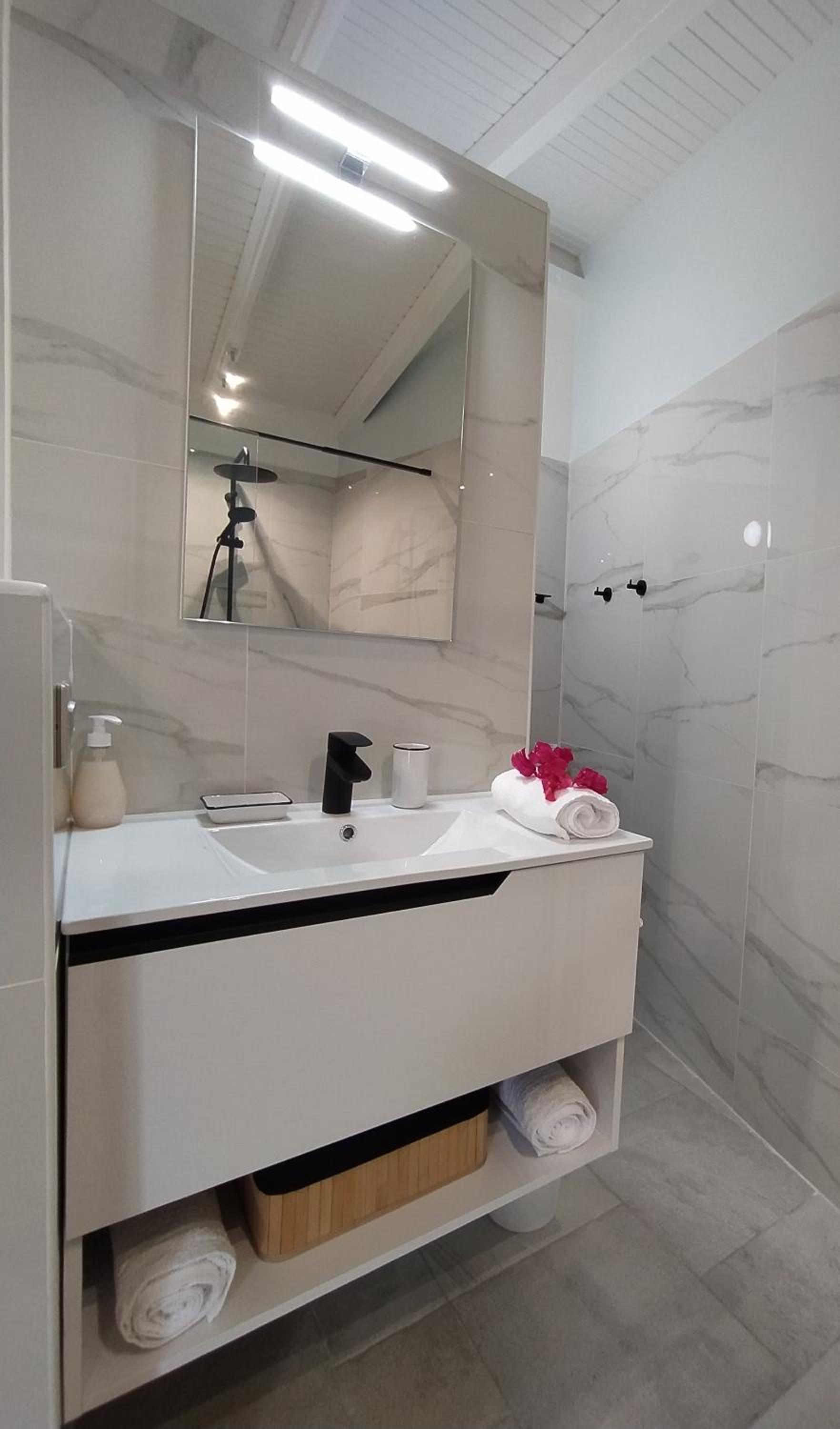 Villa Créoléna - Chambres d'hôtes avec piscine - option kitchenette - proche plage - calme absolu - Nord Grande-Terre
