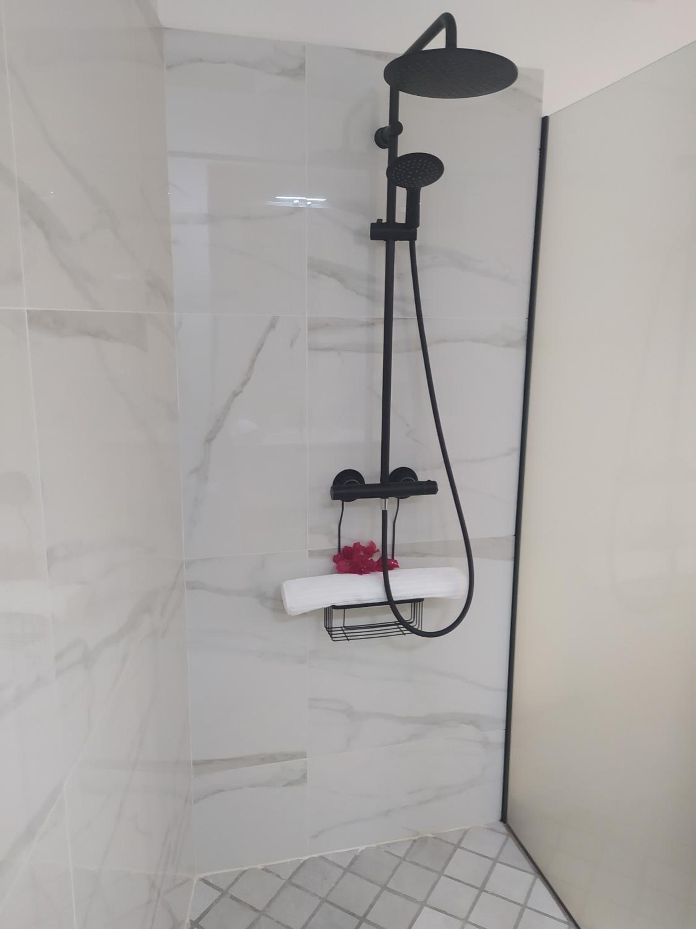 Villa Créoléna - Chambres d'hôtes avec piscine - option kitchenette - proche plage - calme absolu - Nord Grande-Terre