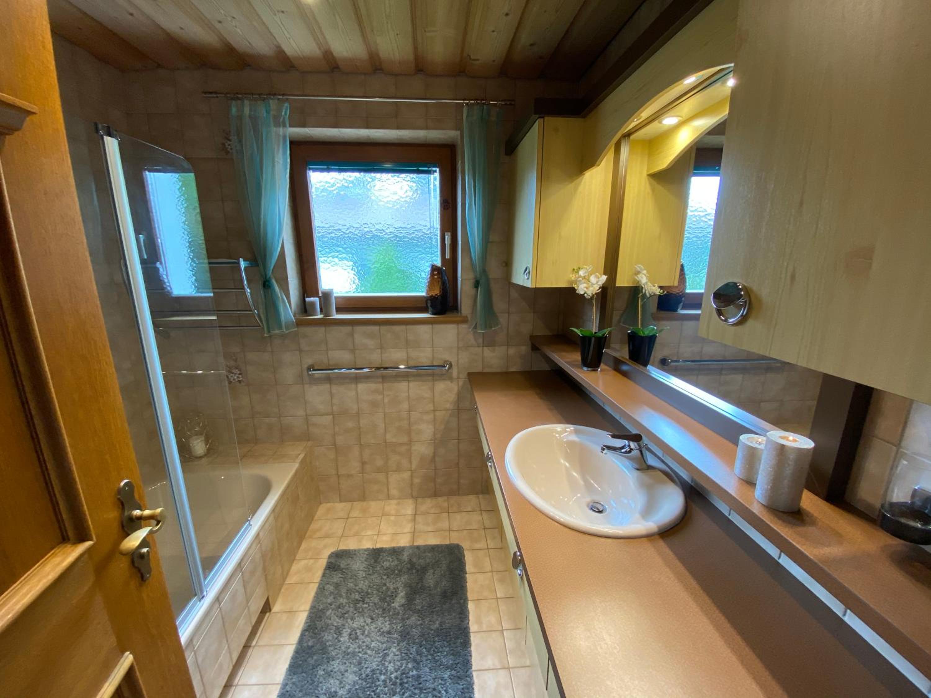 Ferienhaus Schaiter - Ganzes Haus mit Garten und gratis Parkplatz