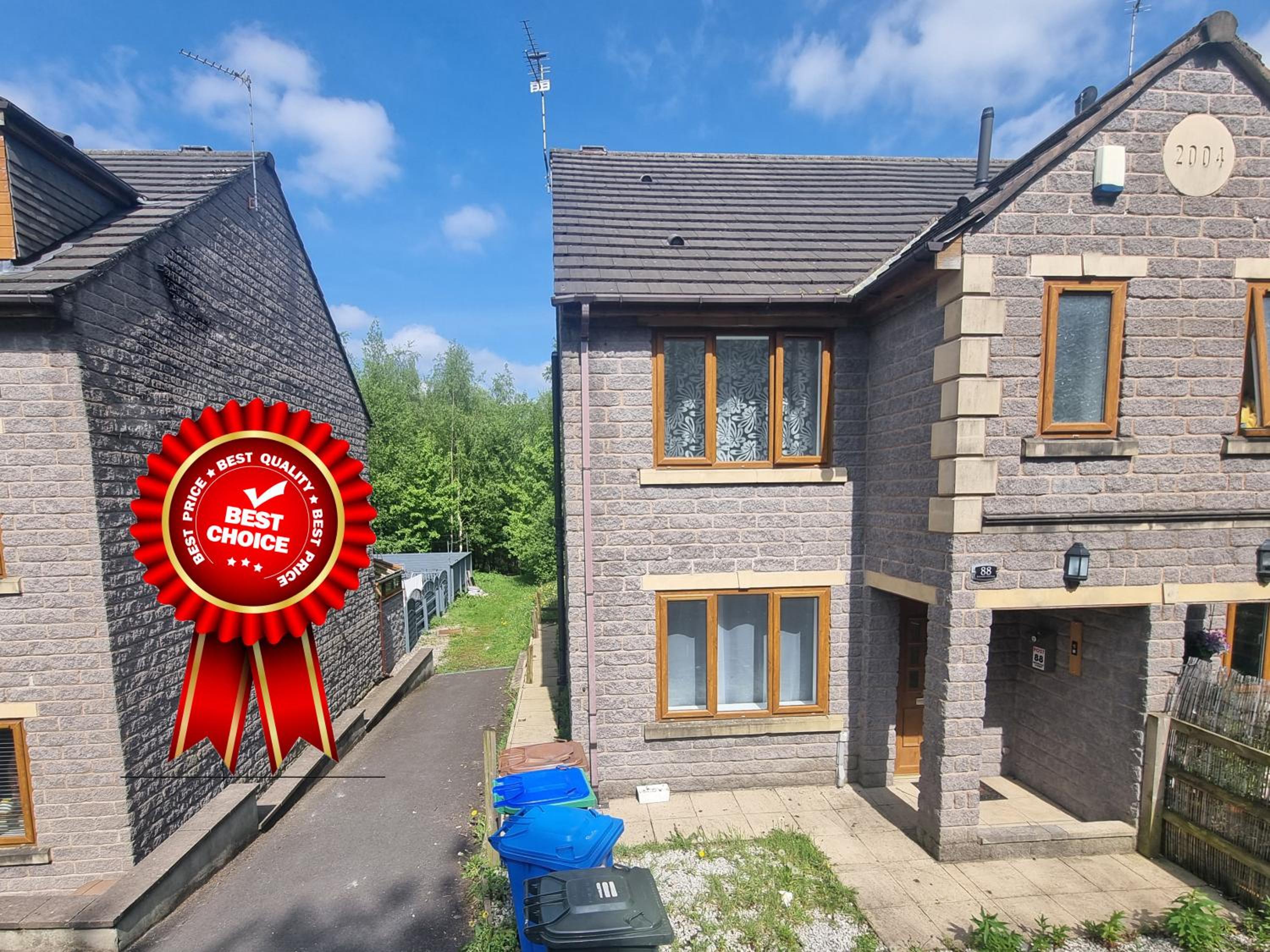 3 Bedroom Spacious Modern Comfortable Home in Rochdale, Work, Relax, Explore Manchester, Oldham, Bury view 2