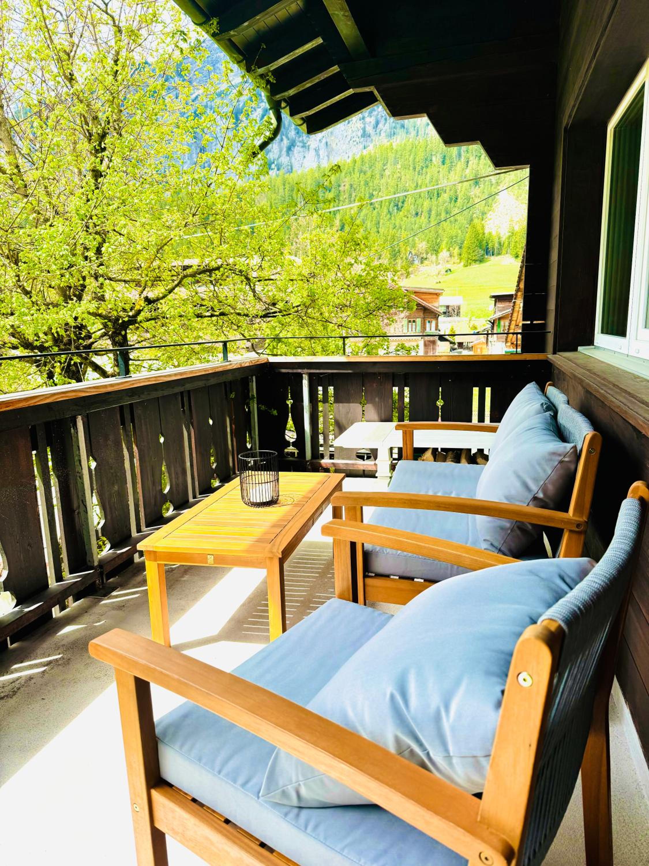 Modern designed, luxury mountain view Apartment