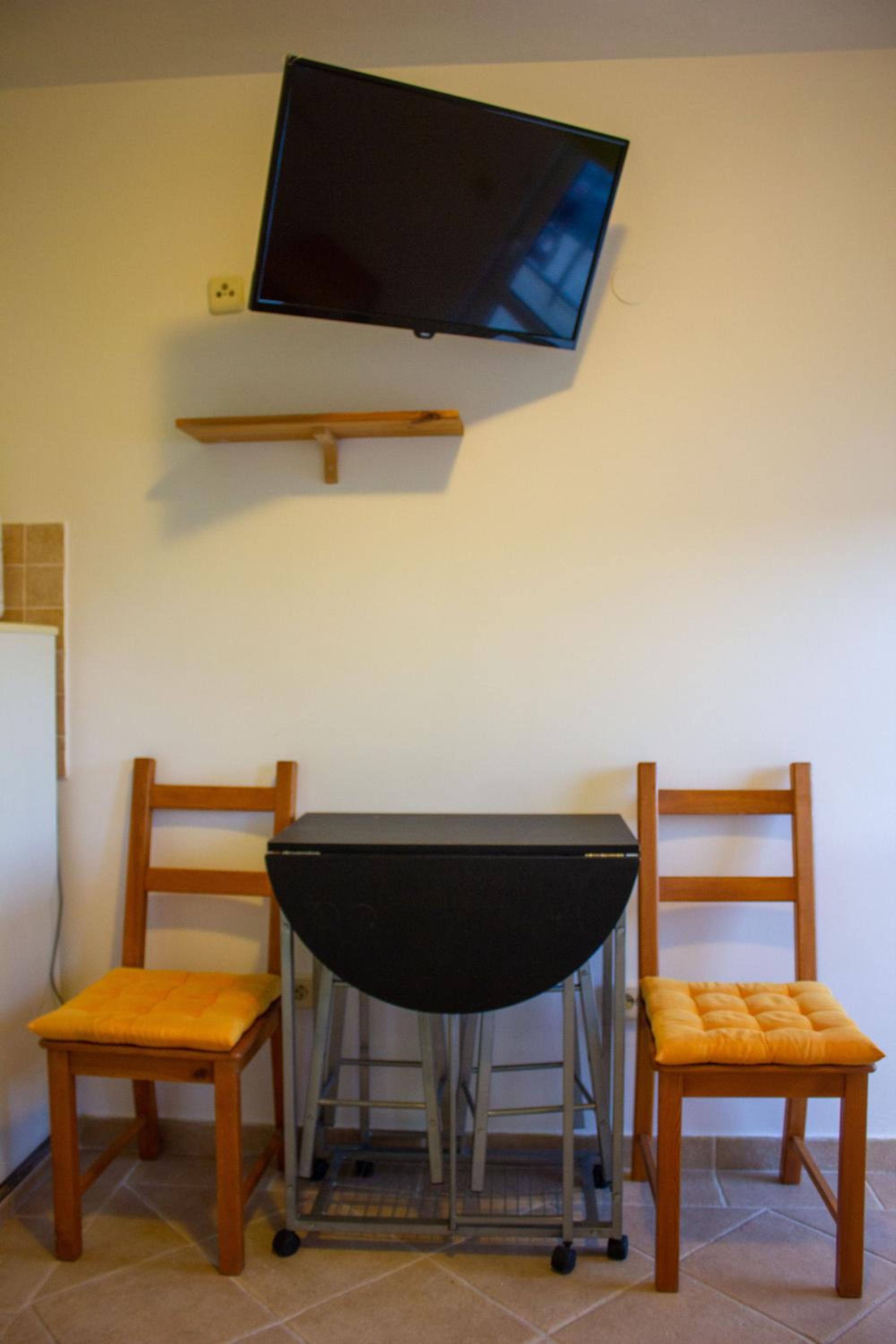 Divna Apartments and Rooms