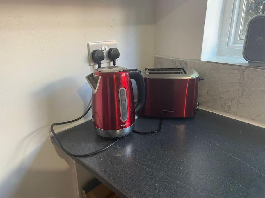 Cheerful 3 bed entire house, newly refurbished