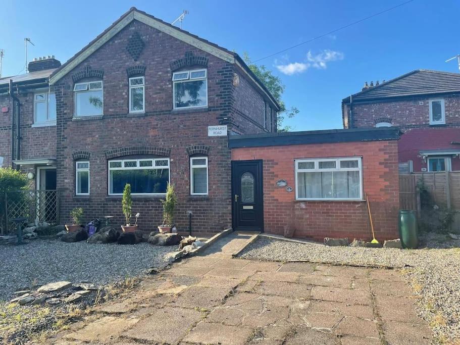 Cheerful 3 bed entire house, newly refurbished