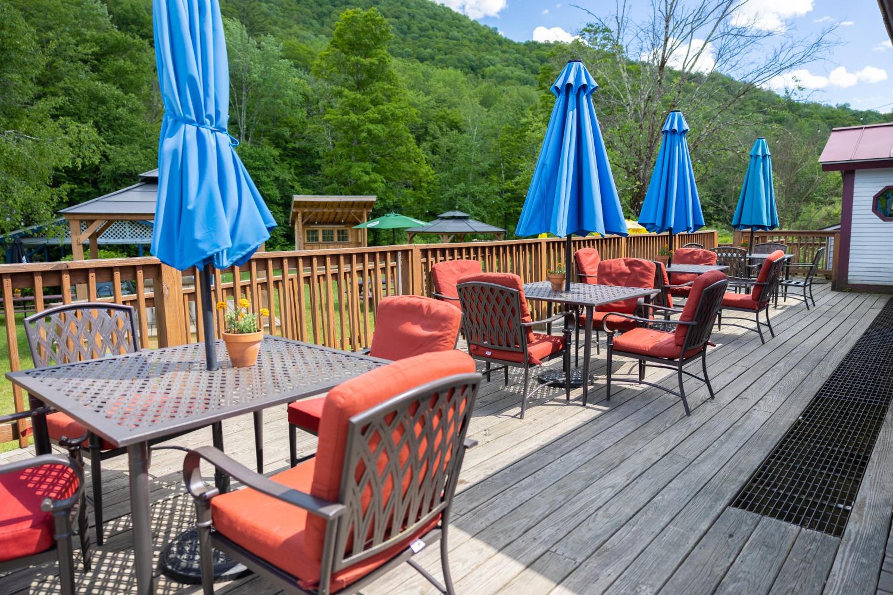 Clear River Inn and Tavern