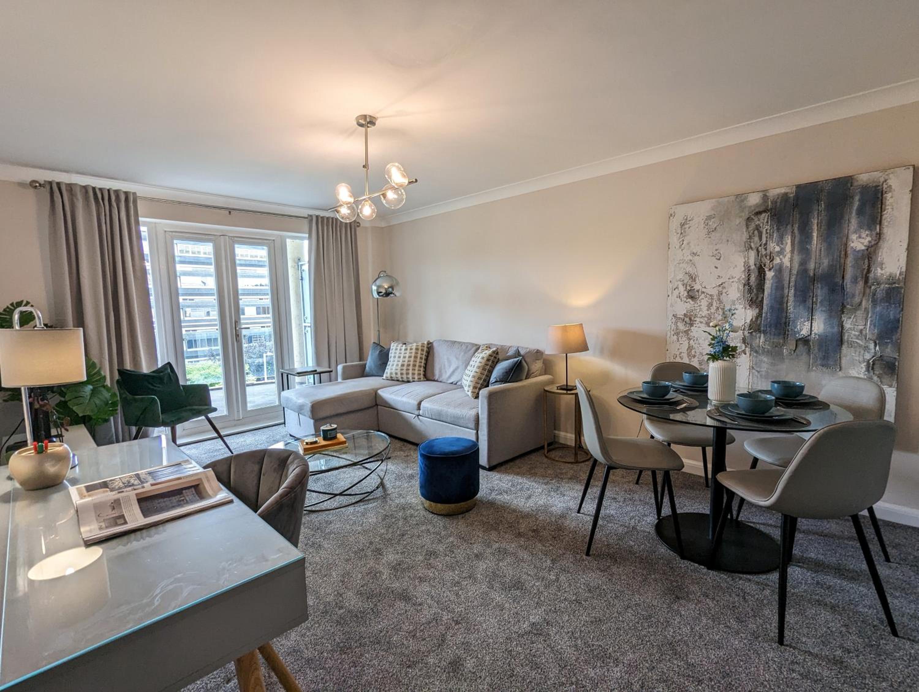 40 Handley's Elite Apartment view 2