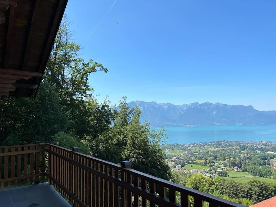 Swiss Chalet - Montreux Noël