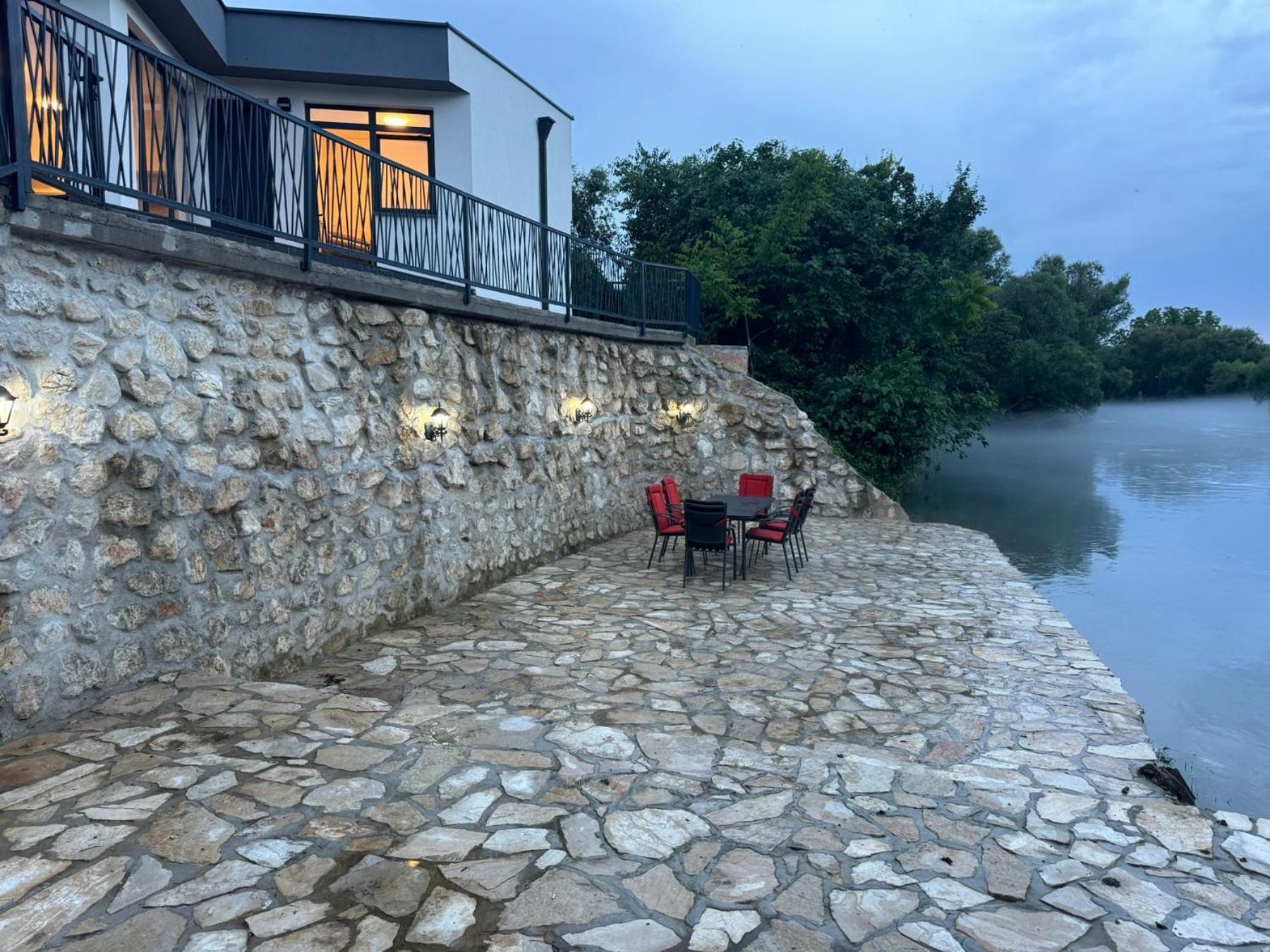 Villa H