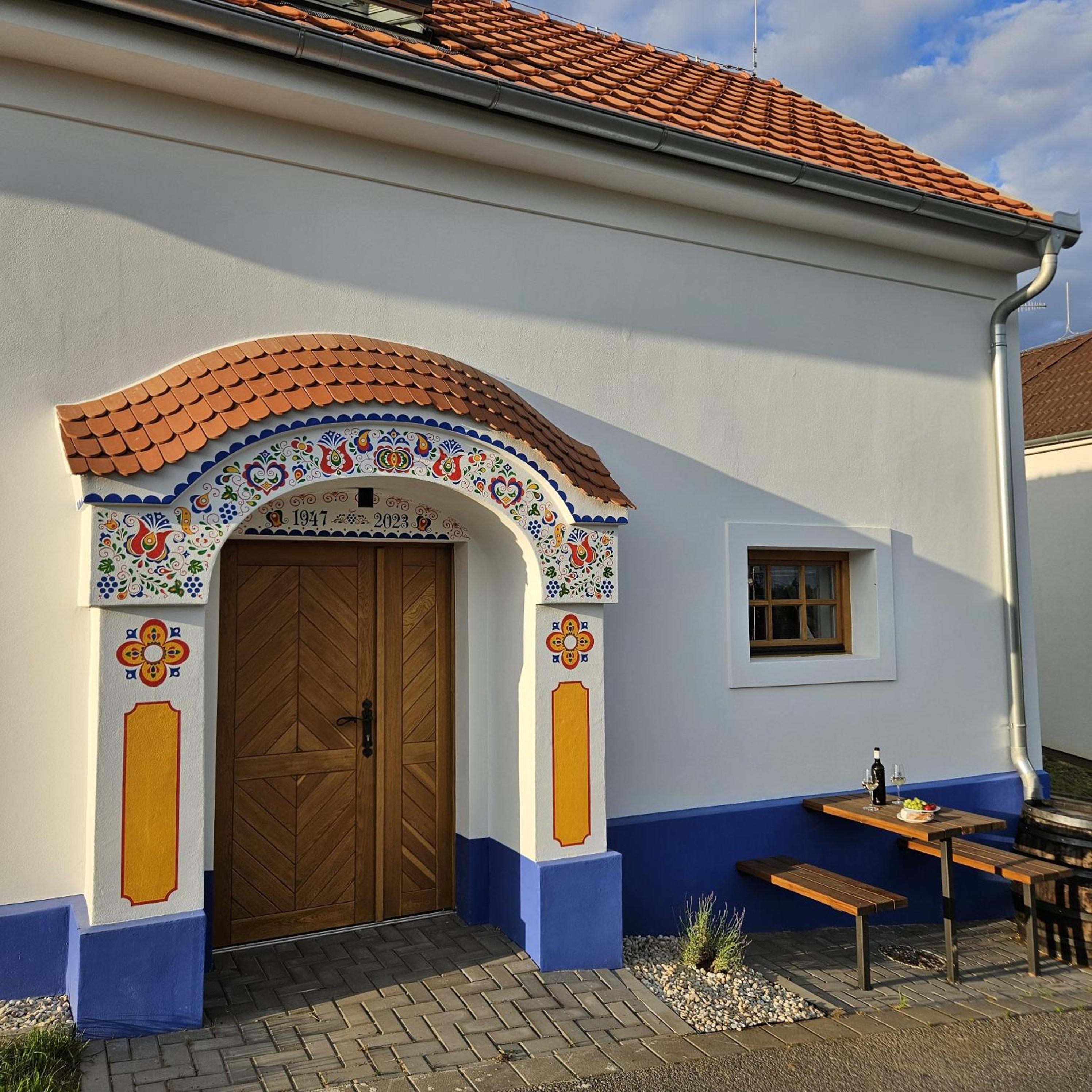 Pod vinohradem - apartmány & vinné sklepy