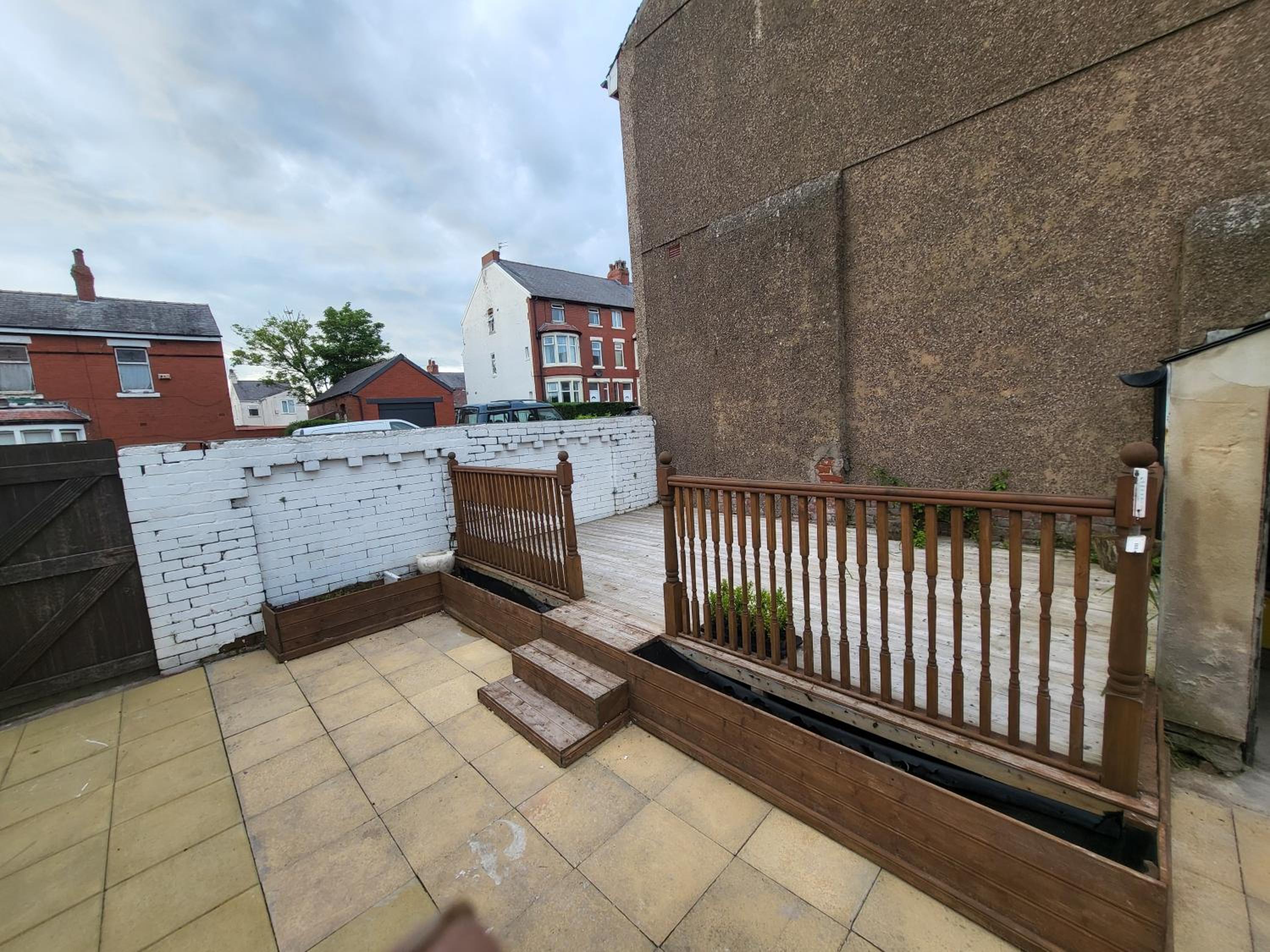 Country Style Modern Self Catering 3 Bedroom Bungalow in Blackpool view 4