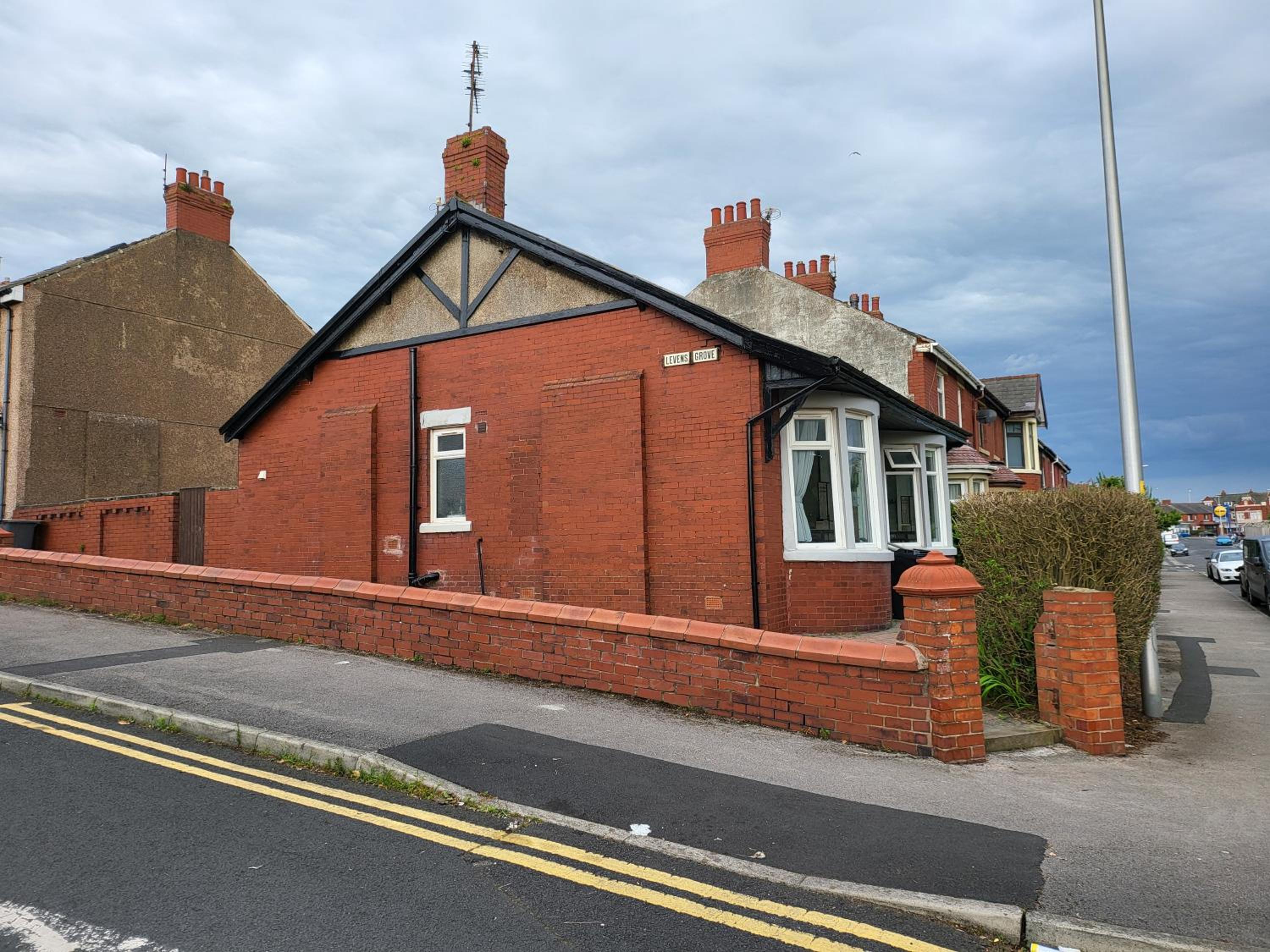 Country Style Modern Self Catering 3 Bedroom Bungalow in Blackpool view 2