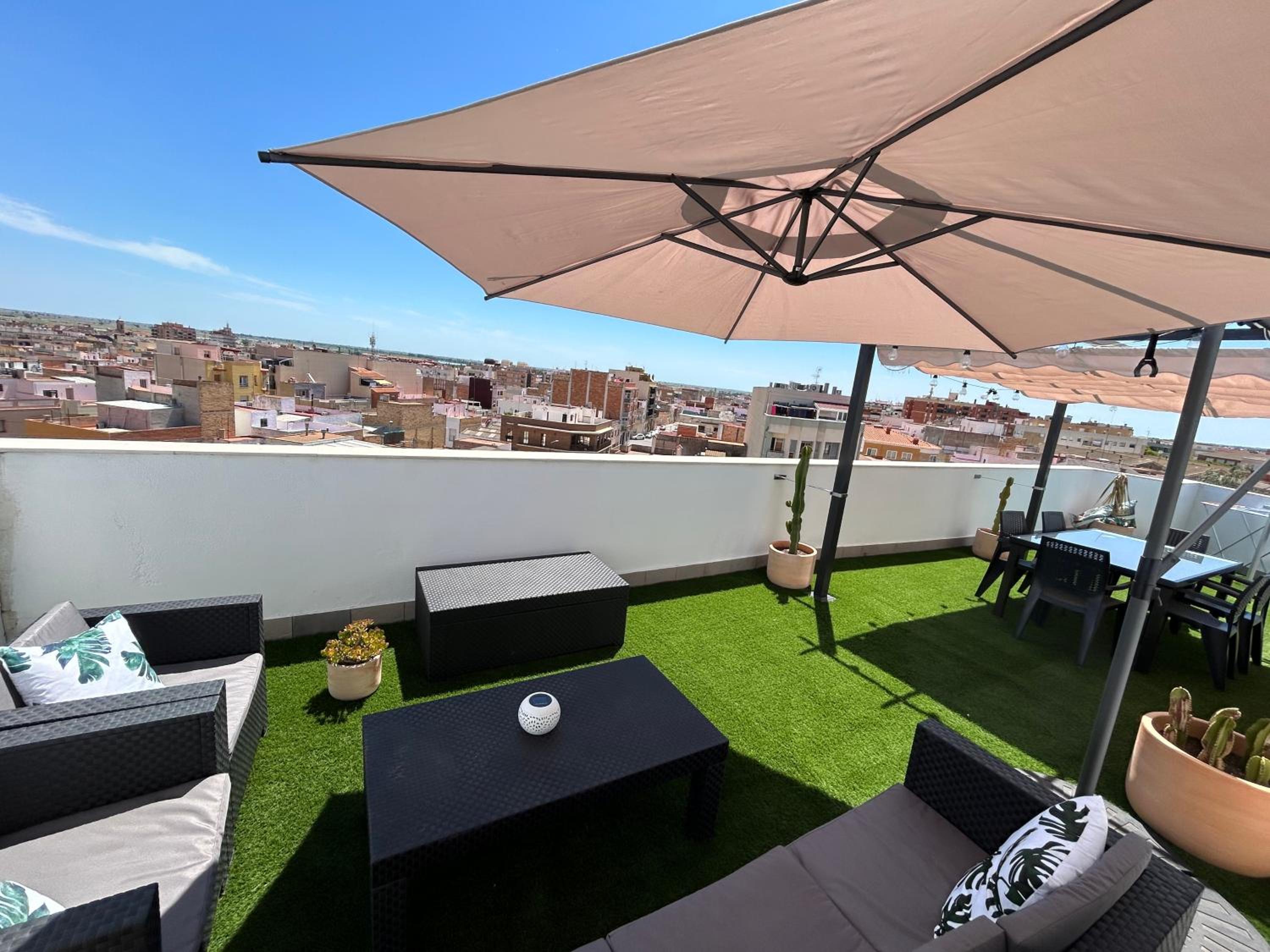 Hotel Lo balconet del Delta. Àtic-dúplex vacacional. - Image 1