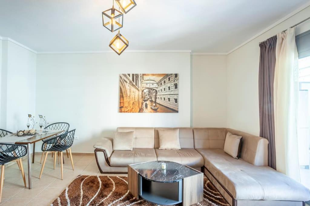 AD Railway Area Apt Thessaloniki Center 4p