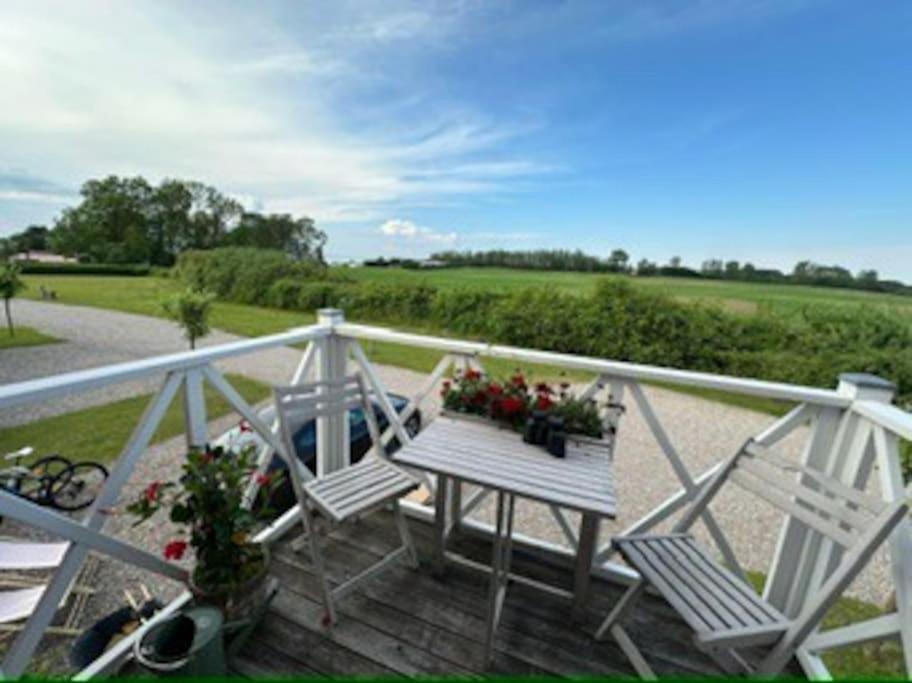 Hyggeligt sommerhus tæt på vandet i Bro Strand