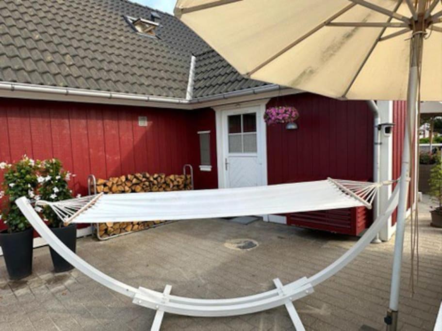 Hyggeligt sommerhus tæt på vandet i Bro Strand