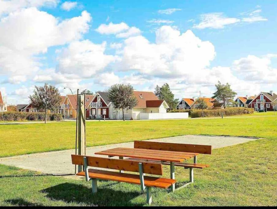 Hyggeligt sommerhus tæt på vandet i Bro Strand