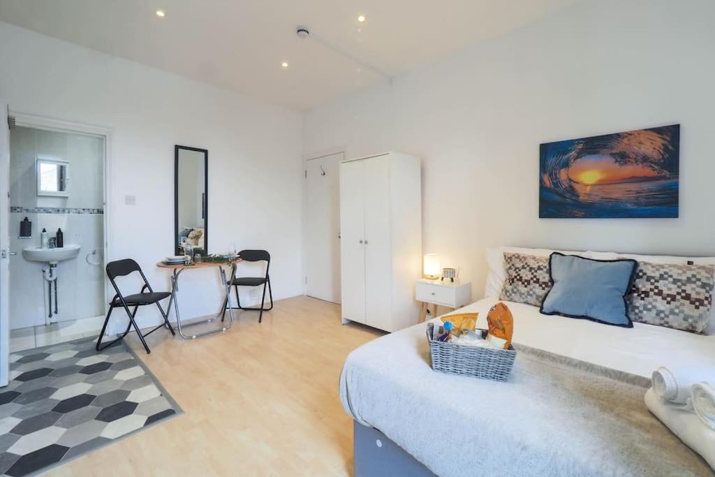 S4 Studio In The Heart Of Kilburn London Zone2